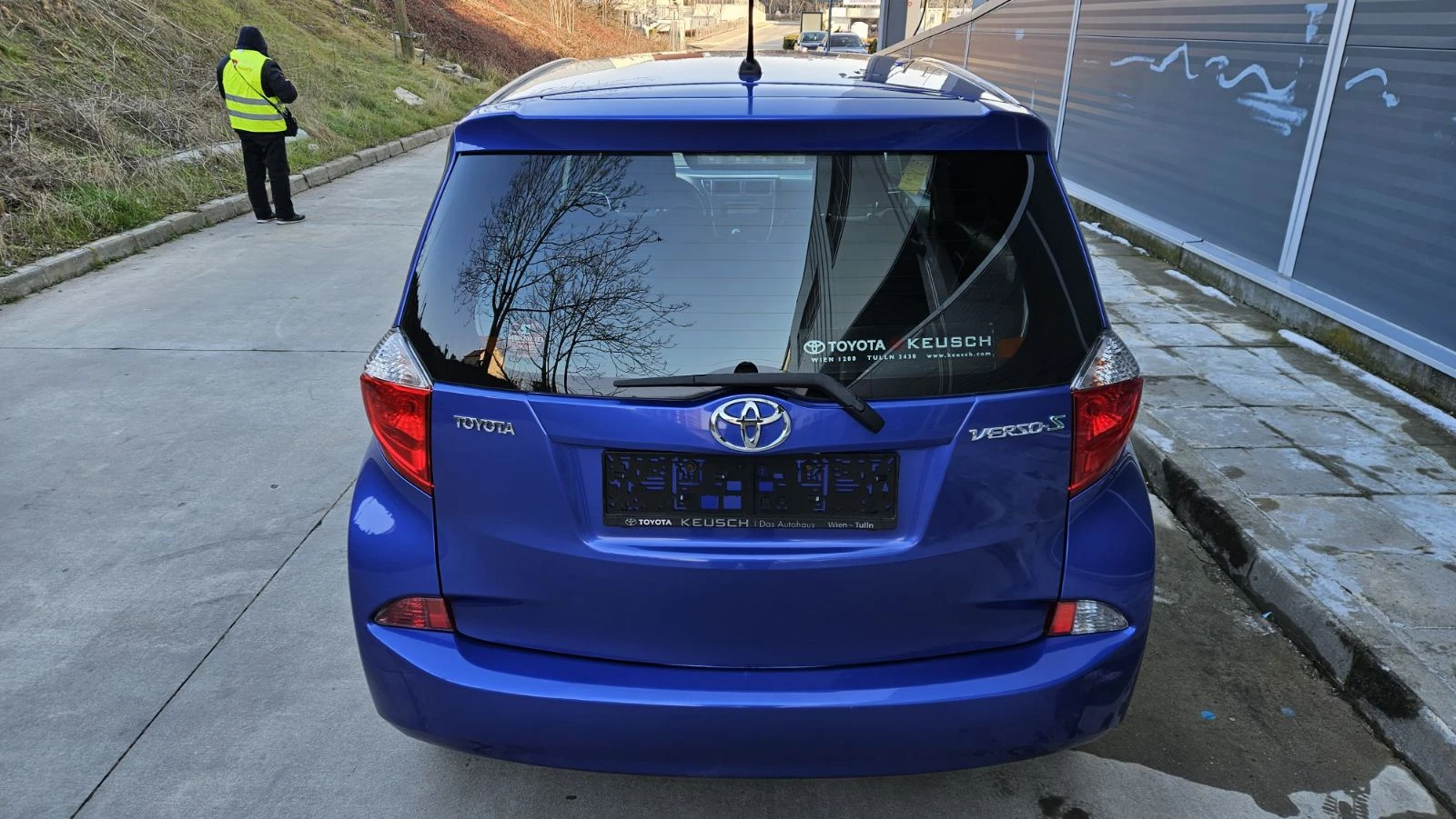 Toyota Verso S 1.33 VVT-i - изображение 4