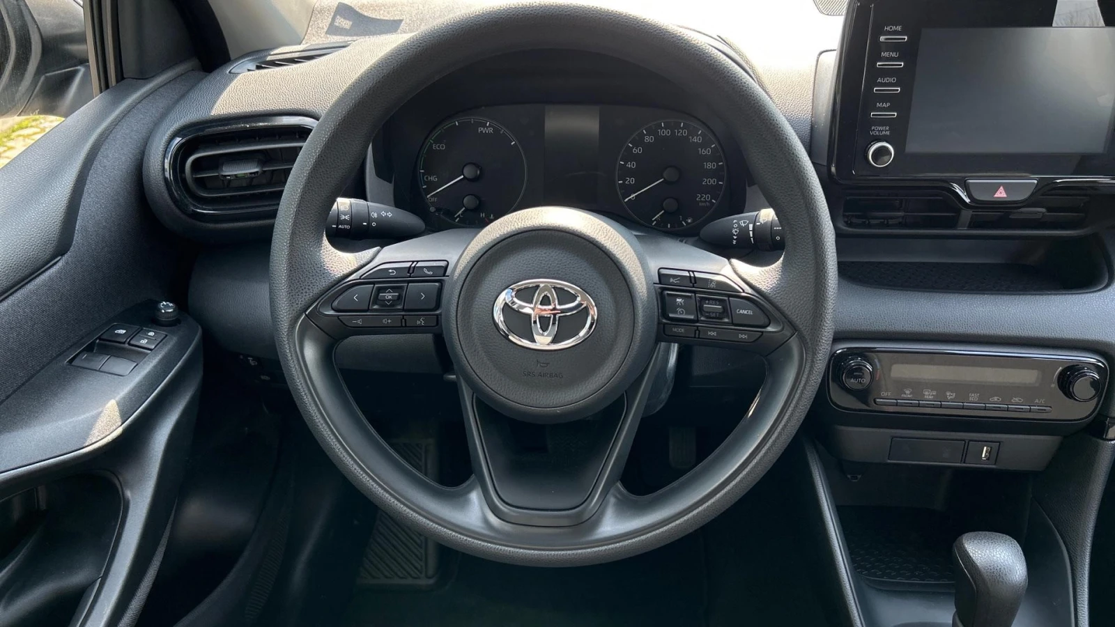Toyota Yaris Месечна вноска от 298 лв. - изображение 9