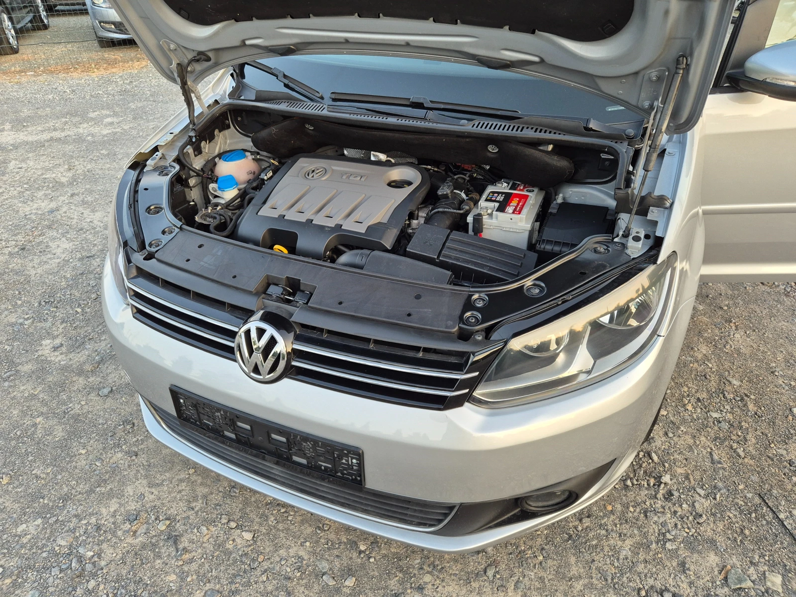 VW Touran 1.6TDI 6+ 1 | Mobile.bg — изображение 16