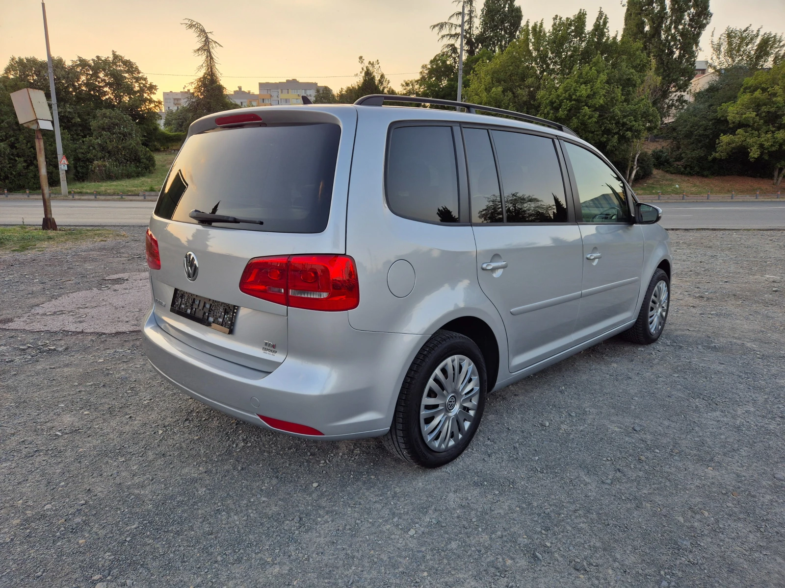 VW Touran 1.6TDI 6+ 1 - изображение 5