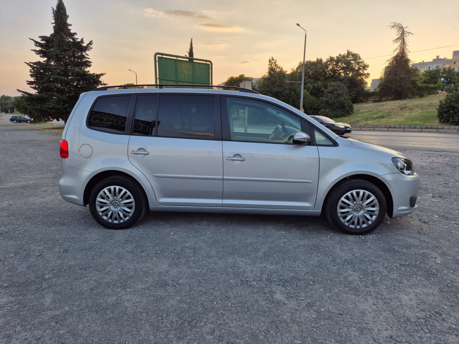 VW Touran 1.6TDI 6+ 1 - изображение 6