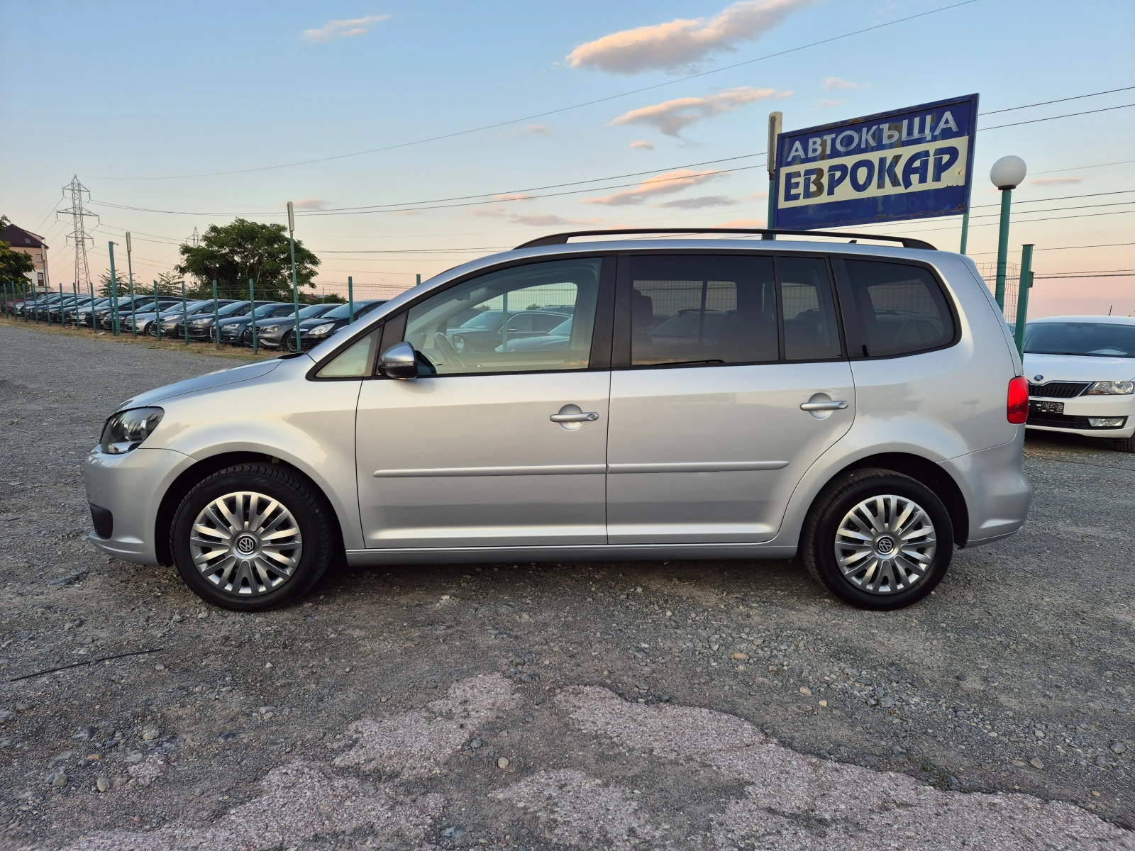 VW Touran 1.6TDI 6+ 1 - изображение 2
