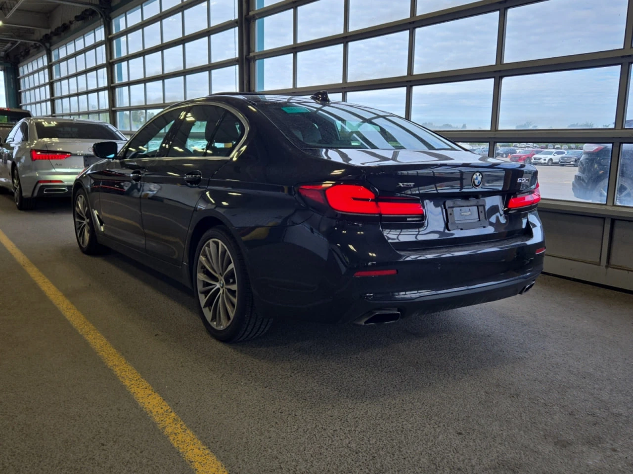 BMW 530 AWD * CARFAX * АвтоКредит * Цена до България*  - изображение 4