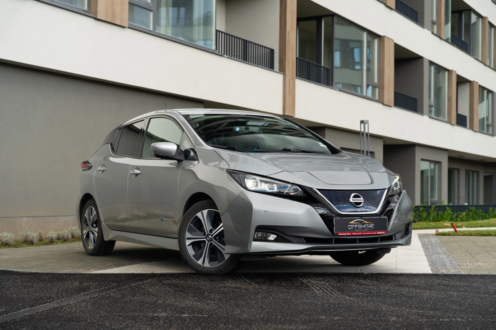 Nissan Leaf  40KWH* 360* ЛИЗИНГ* СЕРВИЗНА ИСТОРИЯ - изображение 3