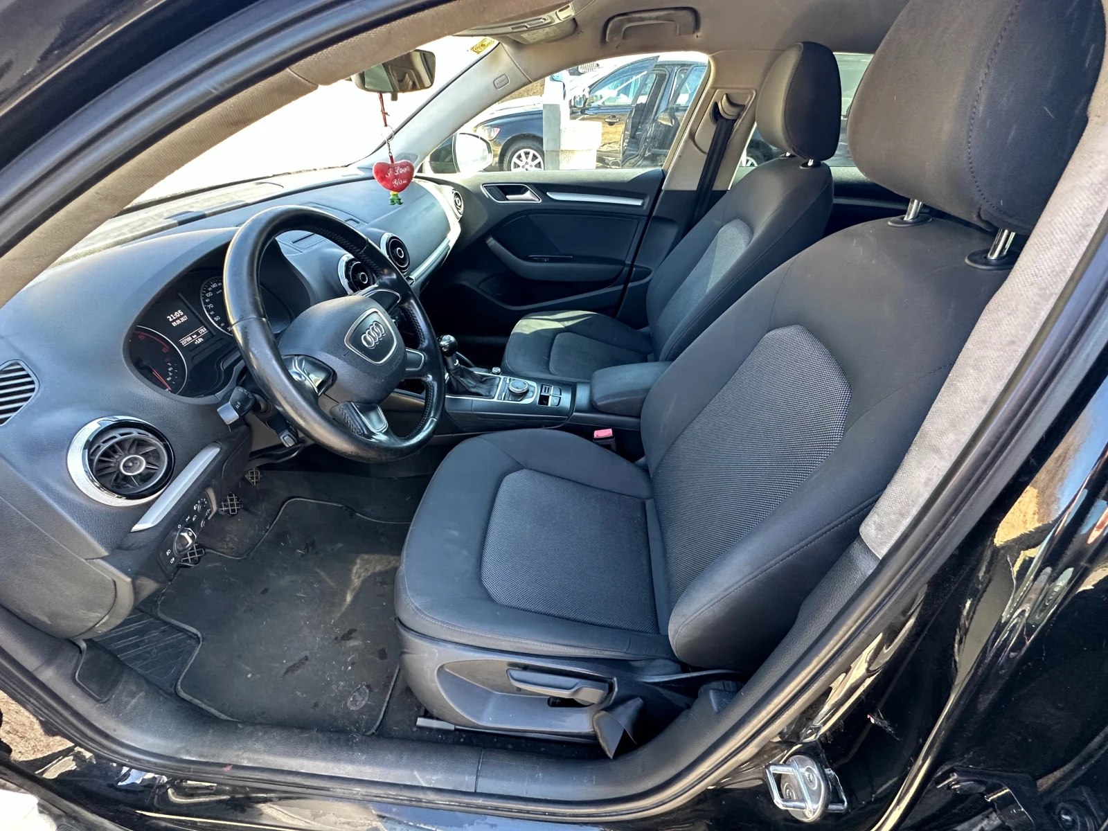 Audi A3 1.6 tdi, снимка 9 - Автомобили и джипове - 53726295