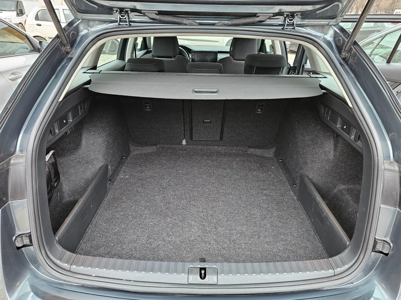 Skoda Octavia 2.0 TDI DSG 150 hp LED Digital Cockpit Euro 6d, снимка 10 - Автомобили и джипове - 53837001