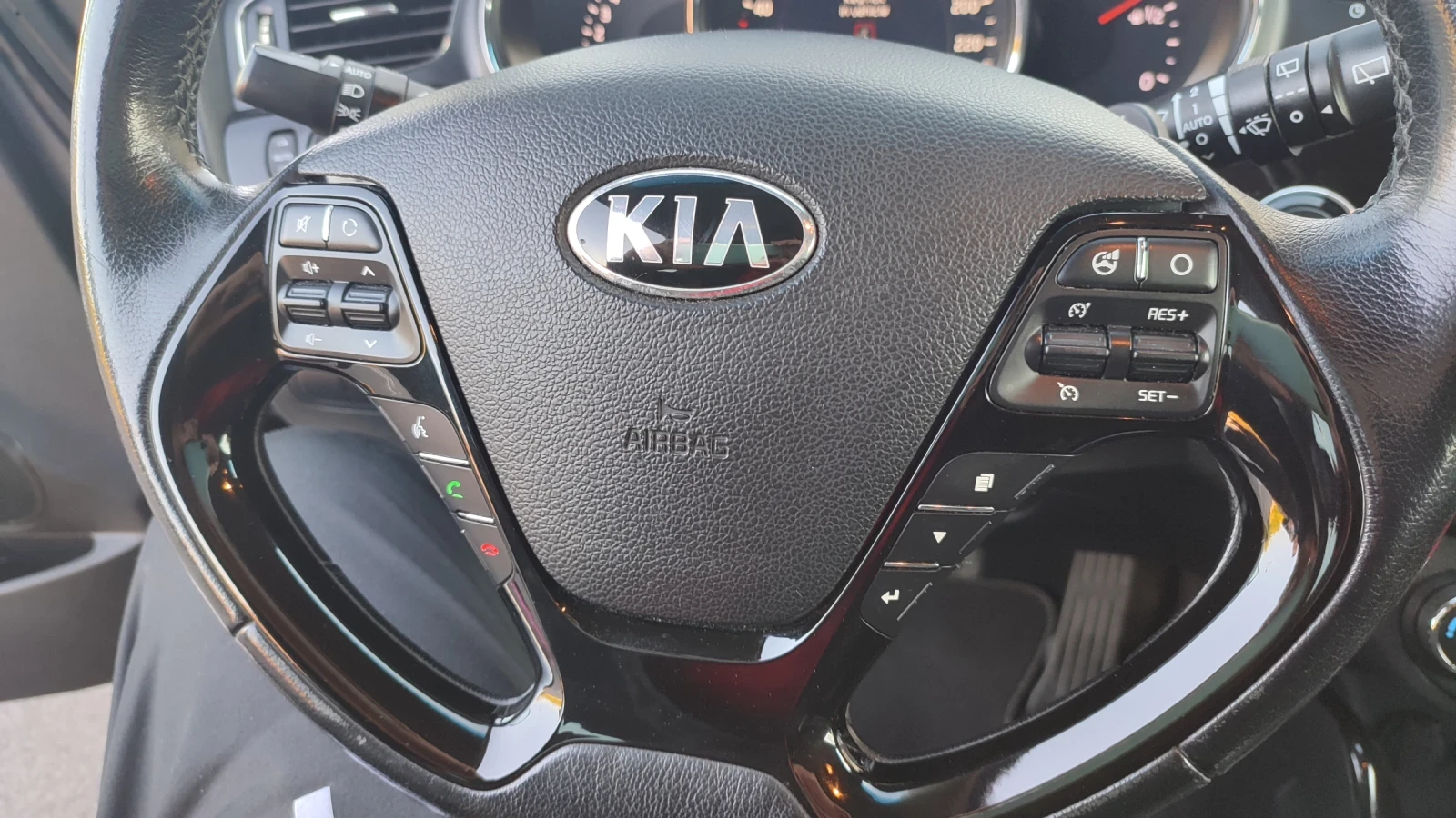 Kia Ceed, снимка 10 - Автомобили и джипове - 53856989