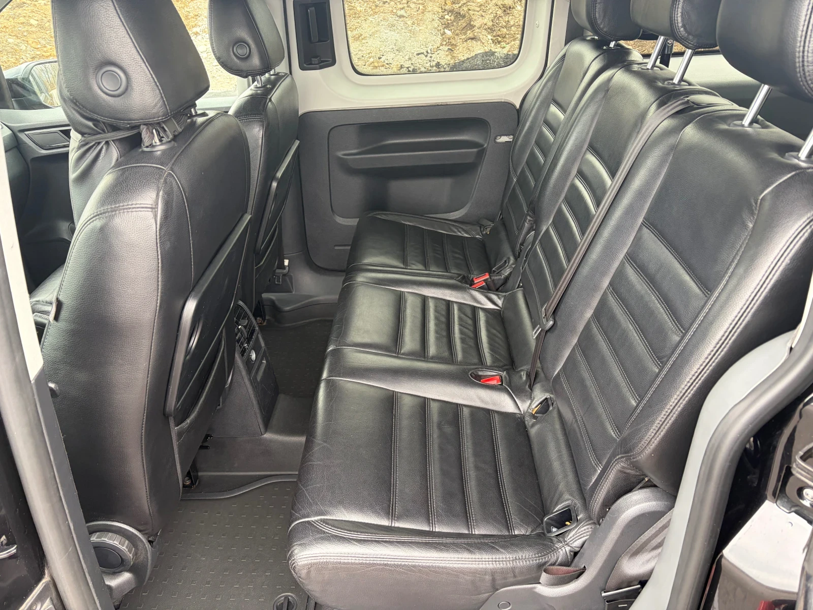 VW Caddy Auto Maxi Life Инвалидна Рампа Фабр Метан, снимка 8 - Автомобили и джипове - 53945207