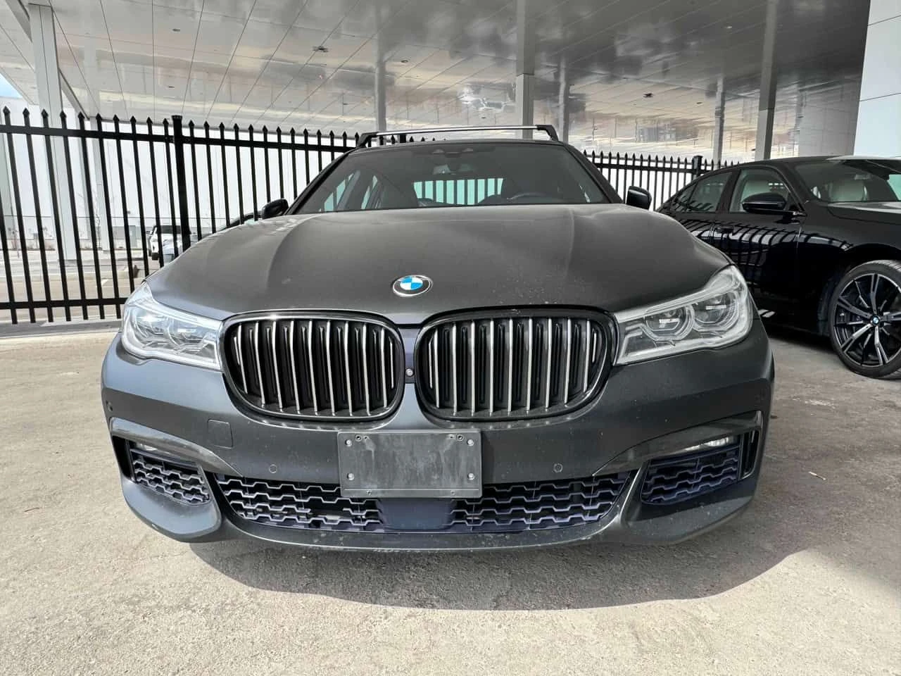 BMW 750 750i xDrive  CARFAX, снимка 6 - Автомобили и джипове - 54156320