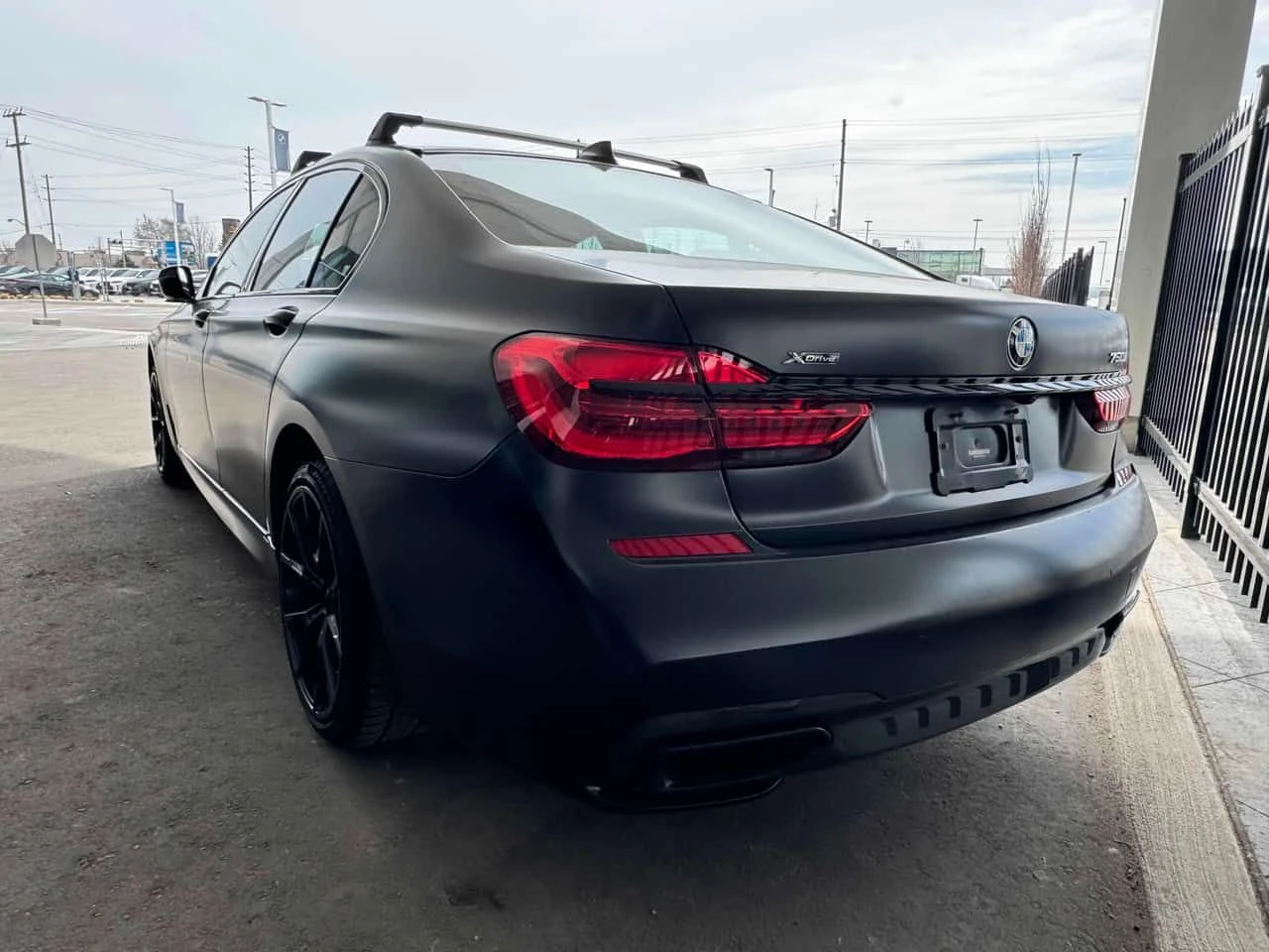 BMW 750 750i xDrive  CARFAX, снимка 4 - Автомобили и джипове - 54156320