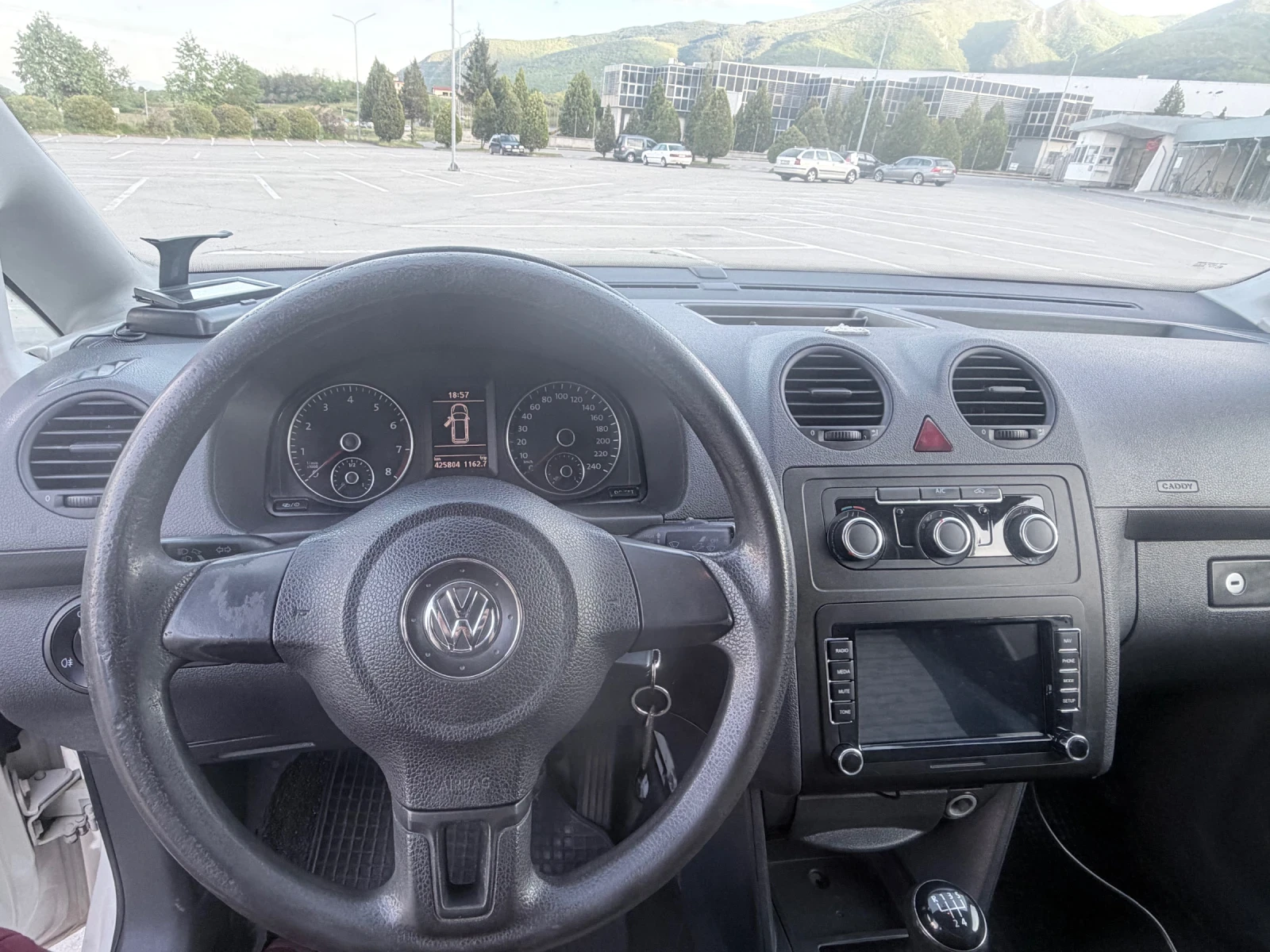 VW Caddy, снимка 15 - Автомобили и джипове - 54360687