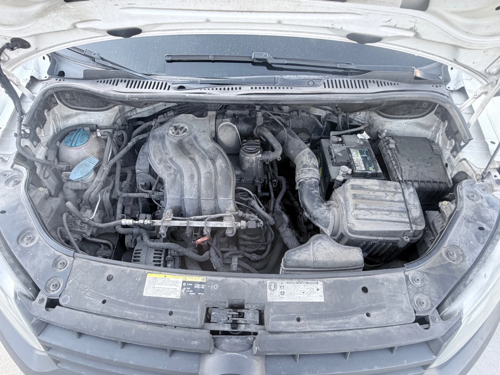 VW Caddy, снимка 17 - Автомобили и джипове - 54360687