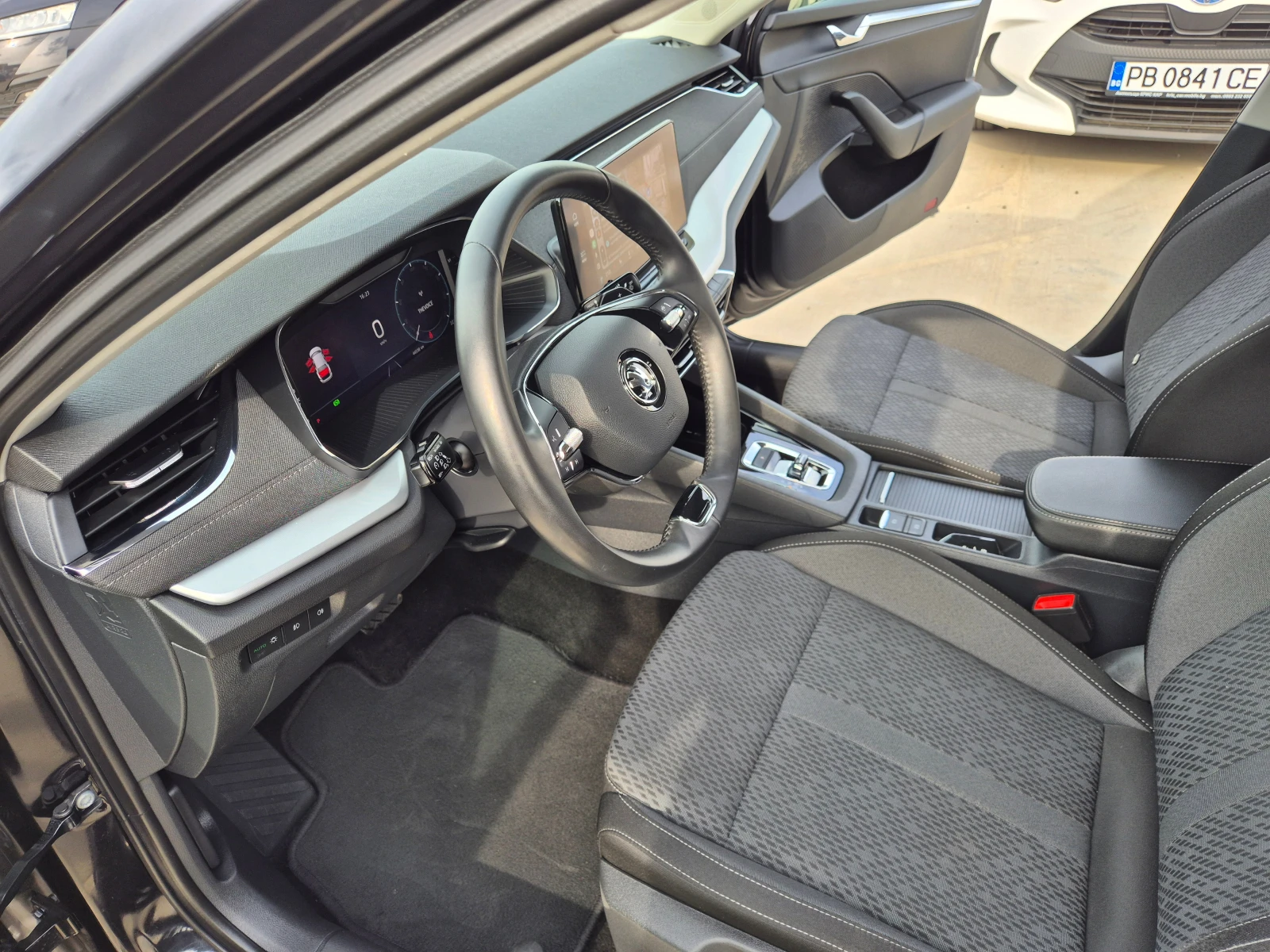 Skoda Octavia STYLE = 2.0 А/Т-НОВА, снимка 13 - Автомобили и джипове - 54413974