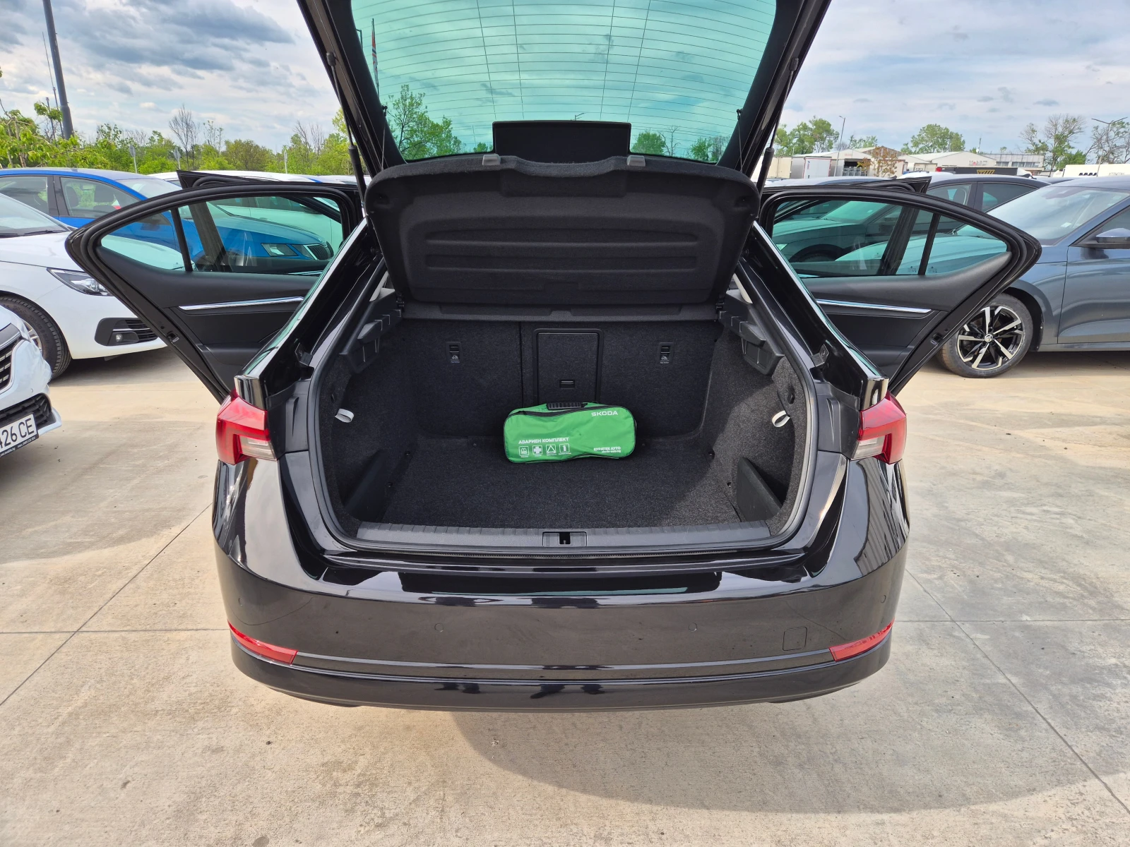 Skoda Octavia STYLE = 2.0 А/Т-НОВА, снимка 11 - Автомобили и джипове - 54413974