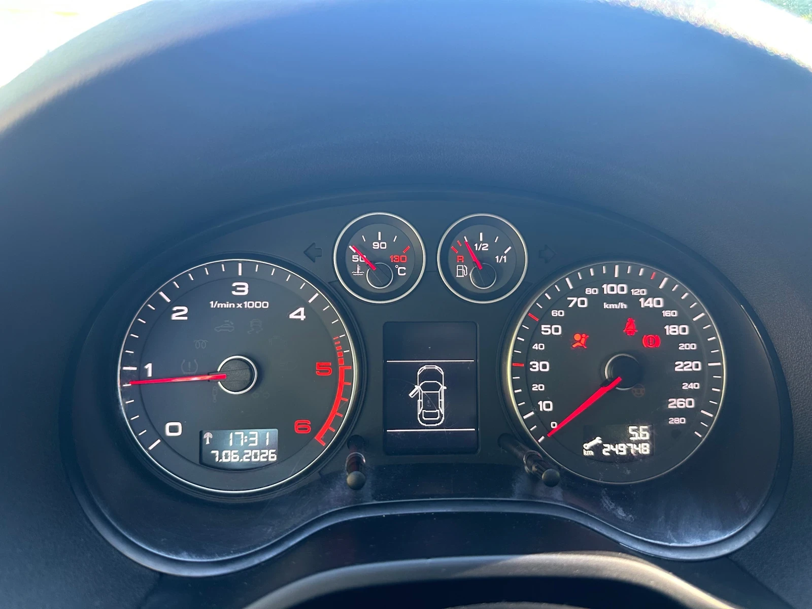 Audi A3 1.6 TDI 90kc , снимка 11 - Автомобили и джипове - 54823889