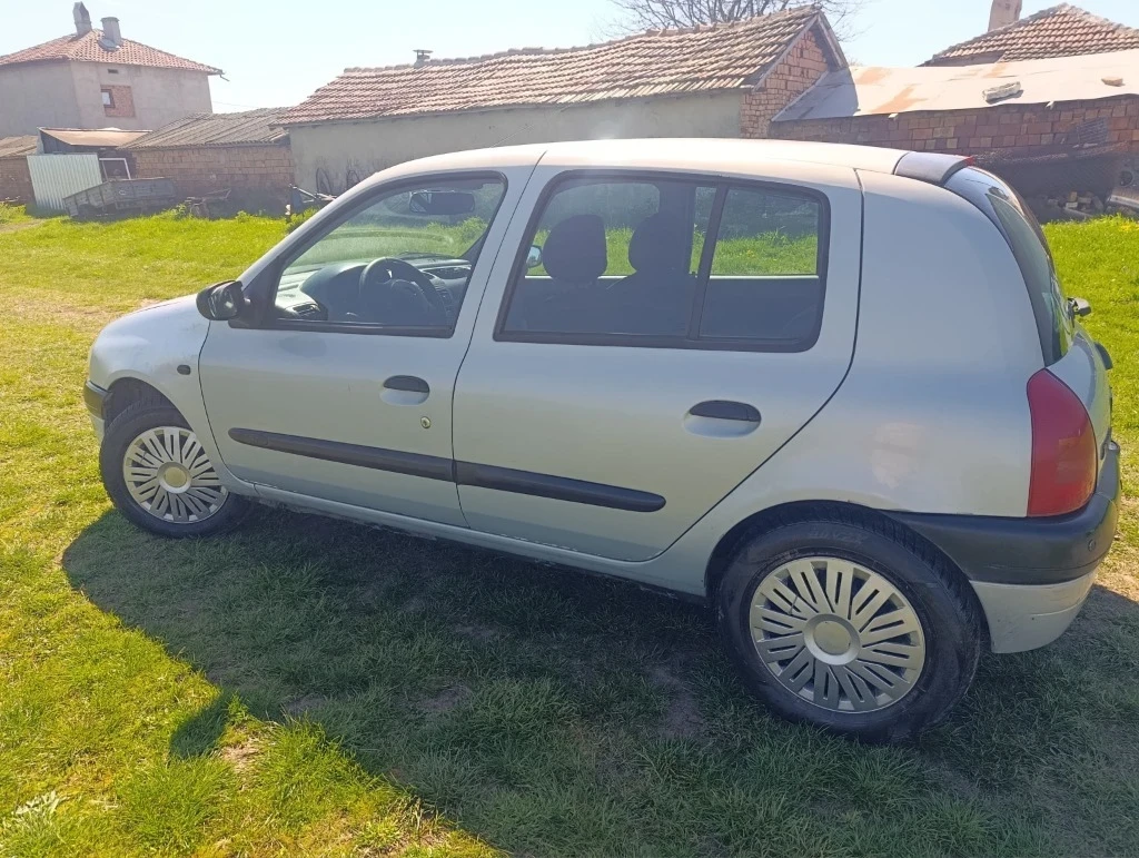 Renault Clio 1.4, снимка 2 - Автомобили и джипове - 54857145