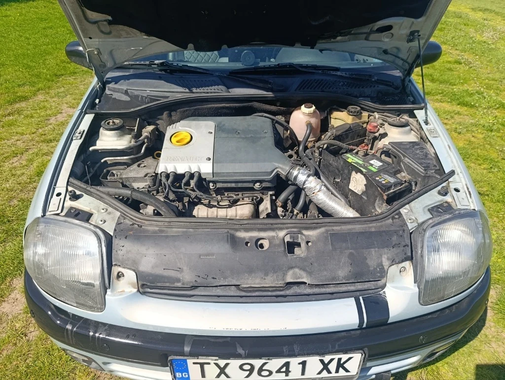 Renault Clio 1.4, снимка 7 - Автомобили и джипове - 54857145