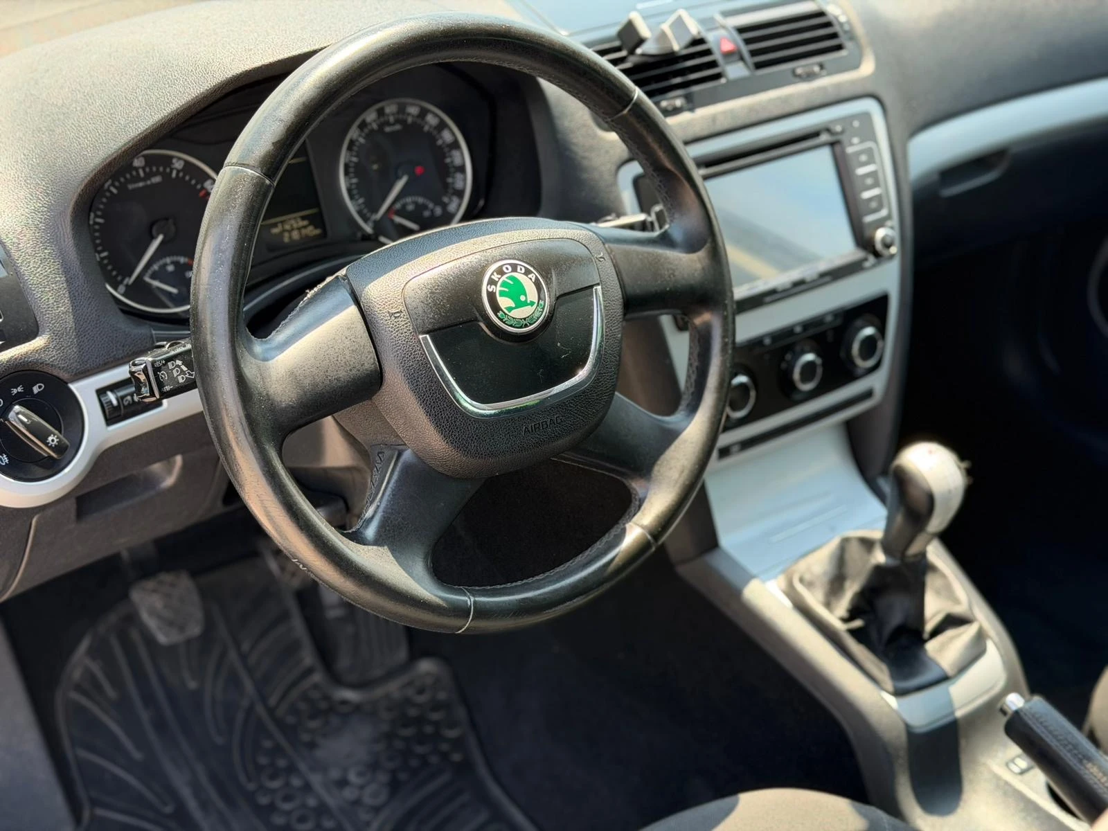 Skoda Octavia 1.8TFSI 4x4, снимка 14 - Автомобили и джипове - 55086403
