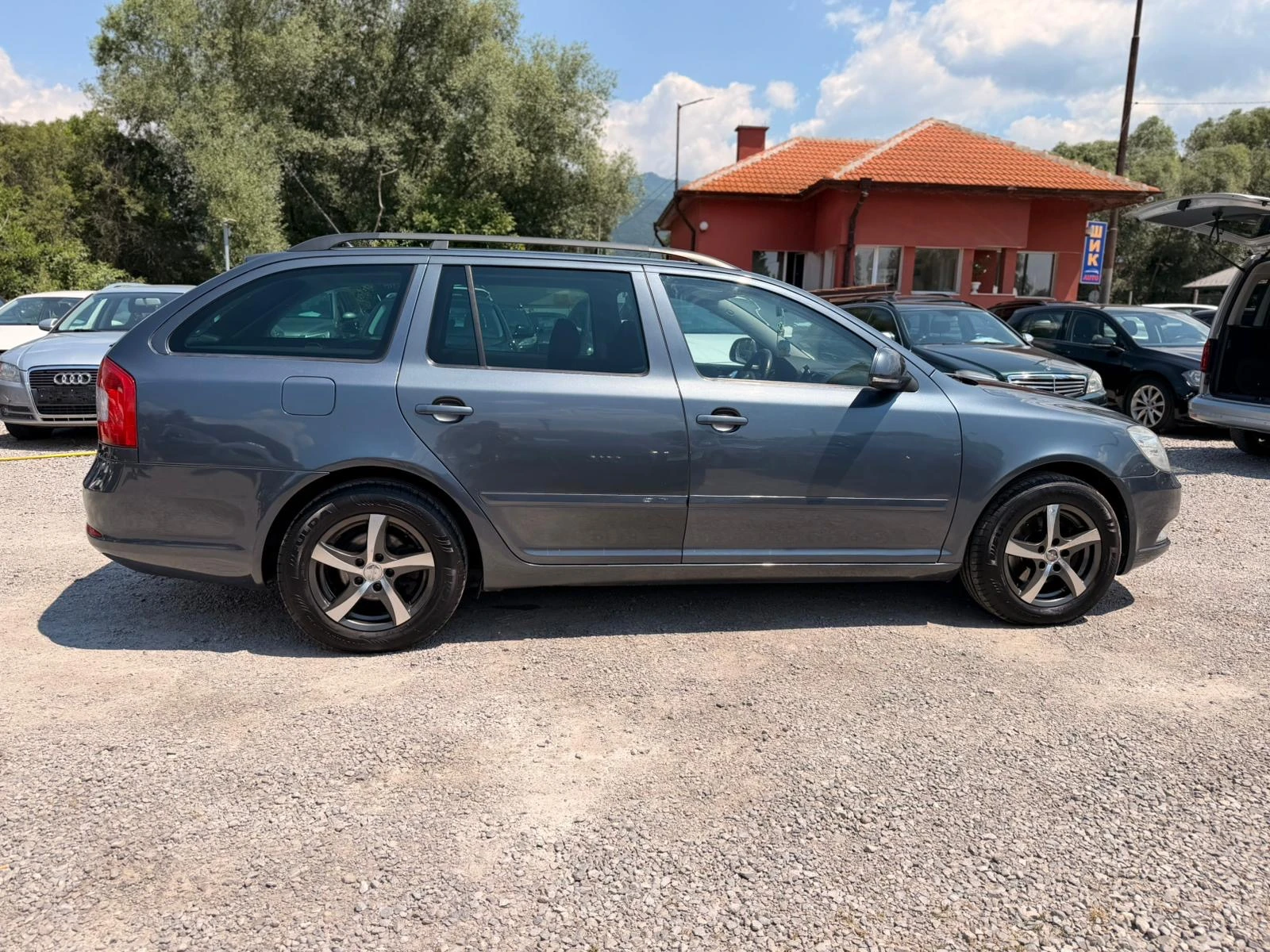 Skoda Octavia 1.8TFSI 4x4, снимка 8 - Автомобили и джипове - 55086403