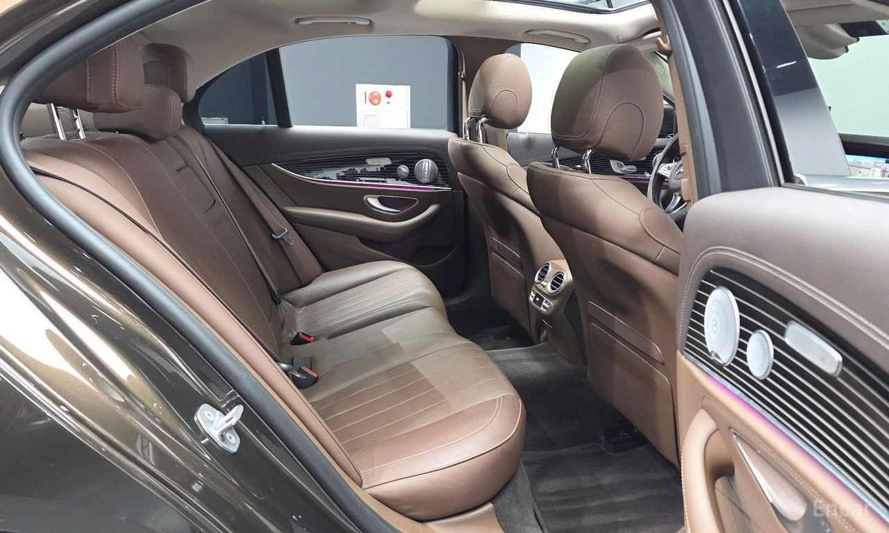 Mercedes-Benz E 400 4MATIC* BURMESTER* ОБДУХВАНЕ* LANE* ASSIST* 360КАМ, снимка 14 - Автомобили и джипове - 55587628