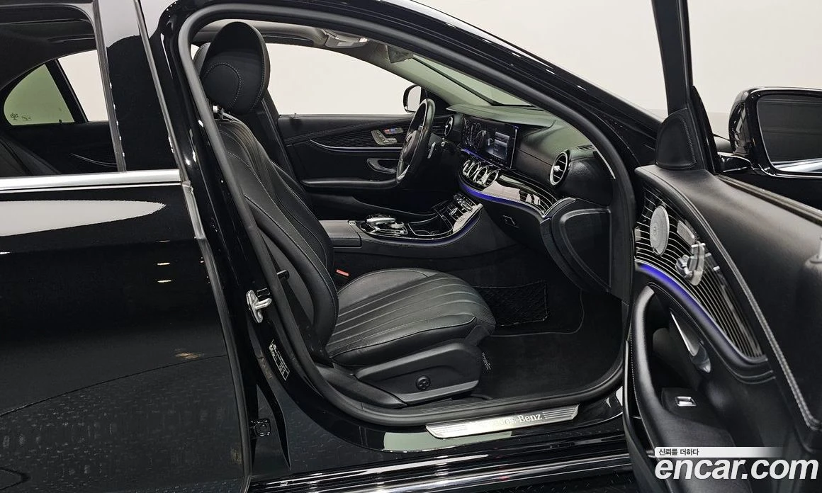 Mercedes-Benz E 400 E400 4MATIC Exclusive, снимка 11 - Автомобили и джипове - 55697220