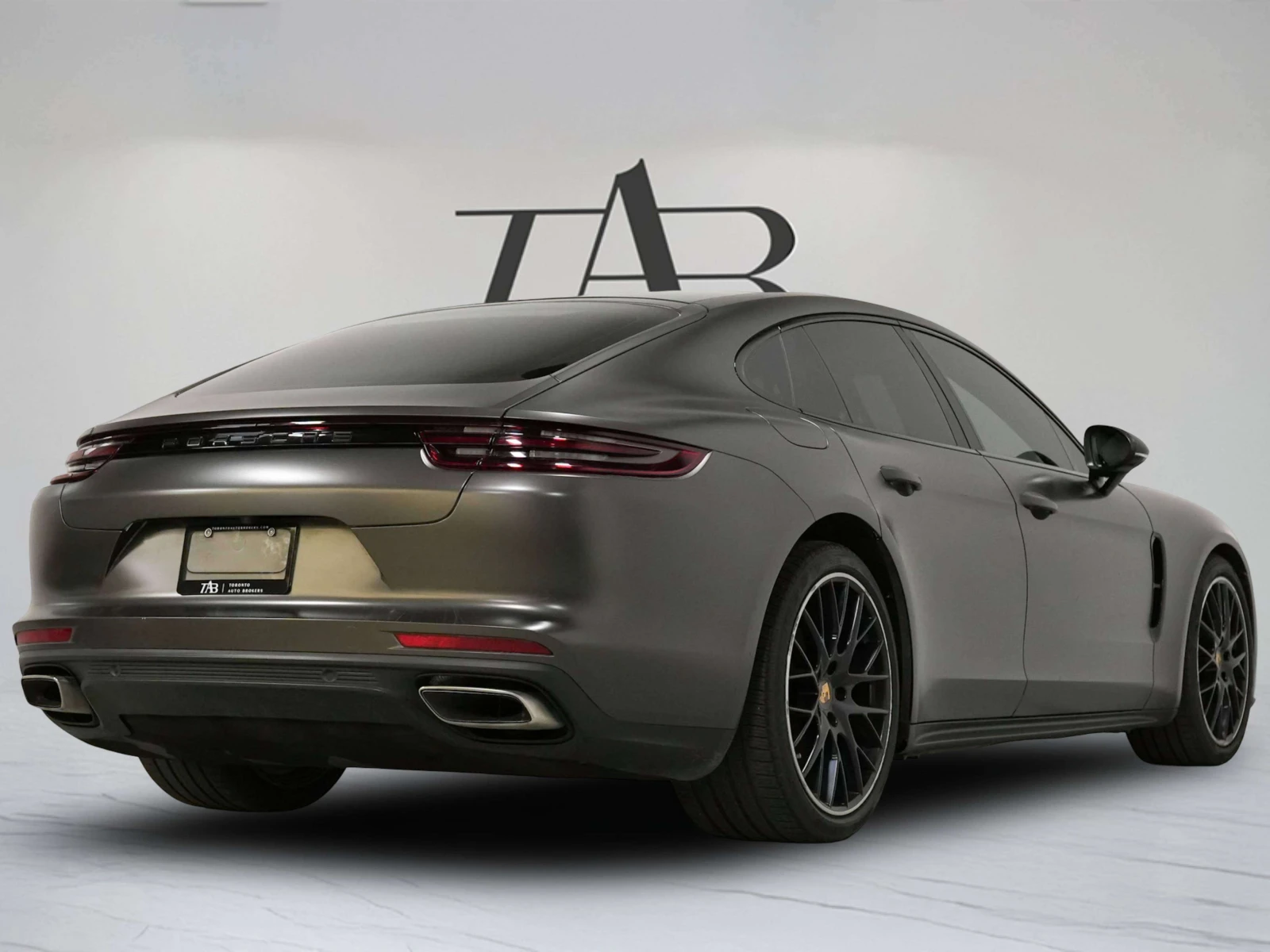 Porsche Panamera * 4 | PREMIUM PLUS PKG | MATTE | 21 IN * CARFAX * , снимка 4 - Автомобили и джипове - 56073110
