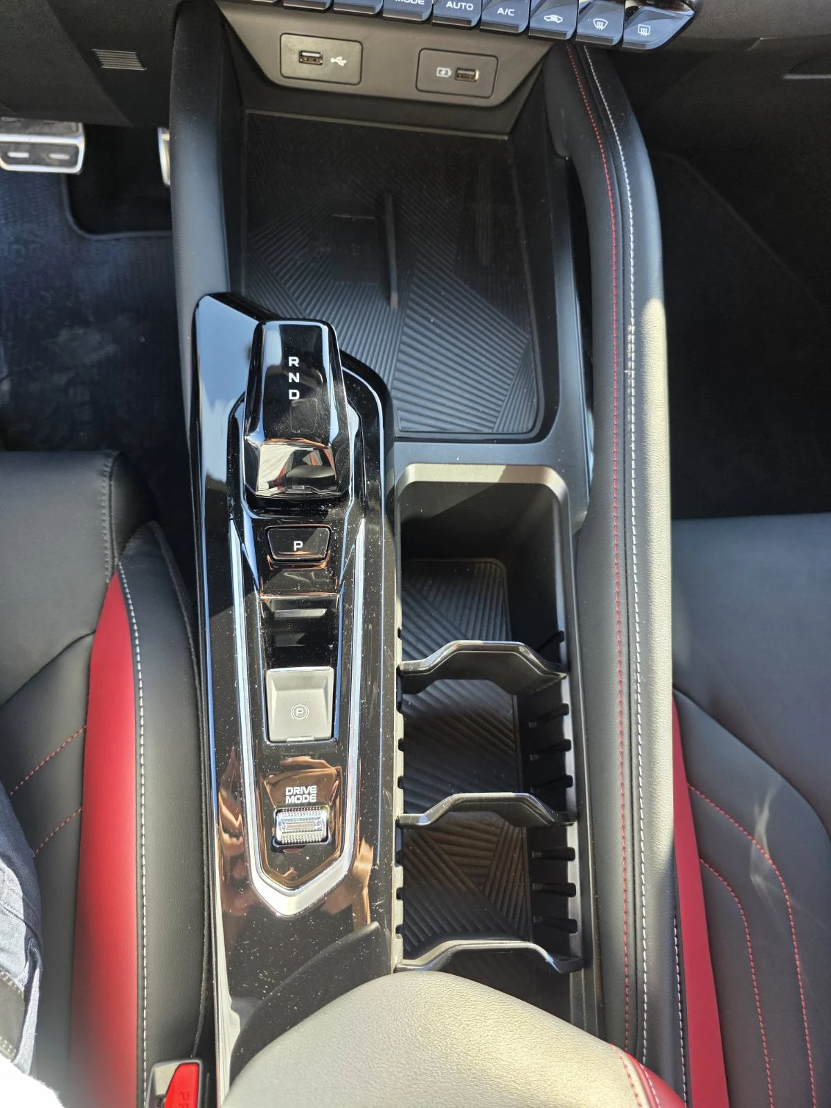 Geely Coolray, снимка 5 - Автомобили и джипове - 56668447