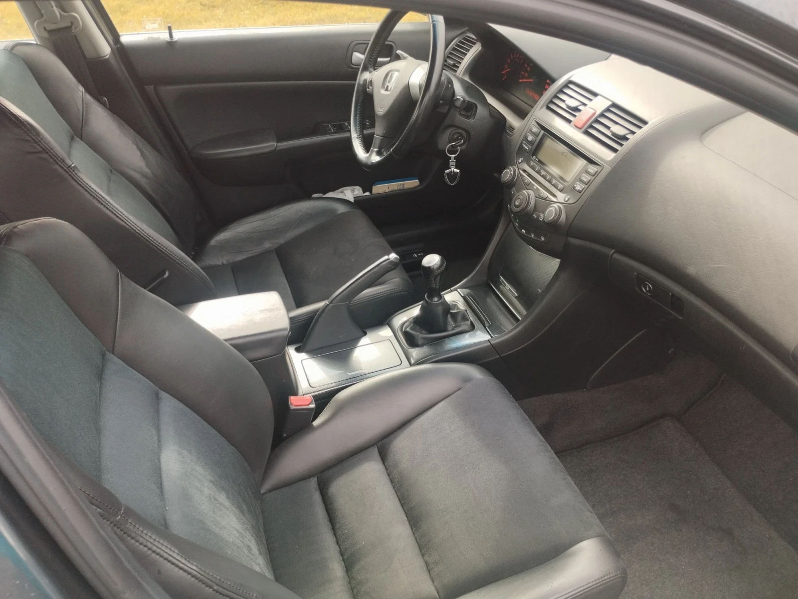 Honda Accord 2.0 бензин, снимка 6 - Автомобили и джипове - 56739622
