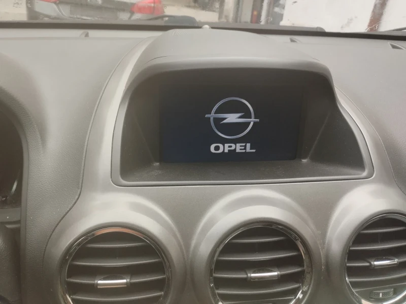 Opel Antara 2.0, снимка 14 - Автомобили и джипове - 47056830