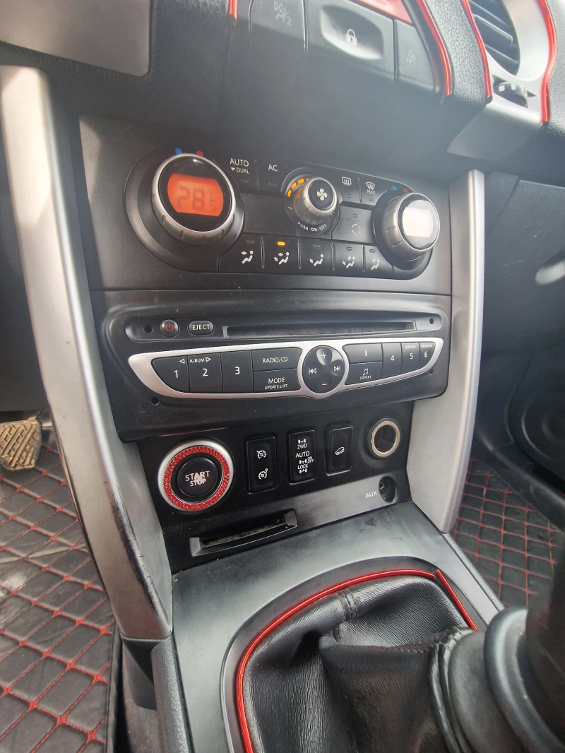 Renault Koleos 2.5i, снимка 9 - Автомобили и джипове - 52217246