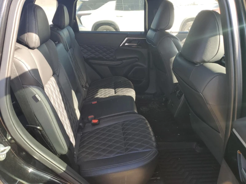 Mitsubishi Outlander 2.5 SEL, снимка 9 - Автомобили и джипове - 52747760