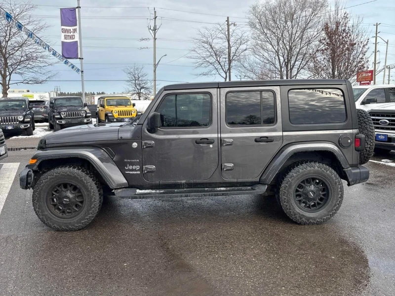 Jeep Wrangler Unlimited Sahara 2018* CARFAX * БЕЗ ПЪРВОНАЧАЛНА, снимка 3 - Автомобили и джипове - 52901161