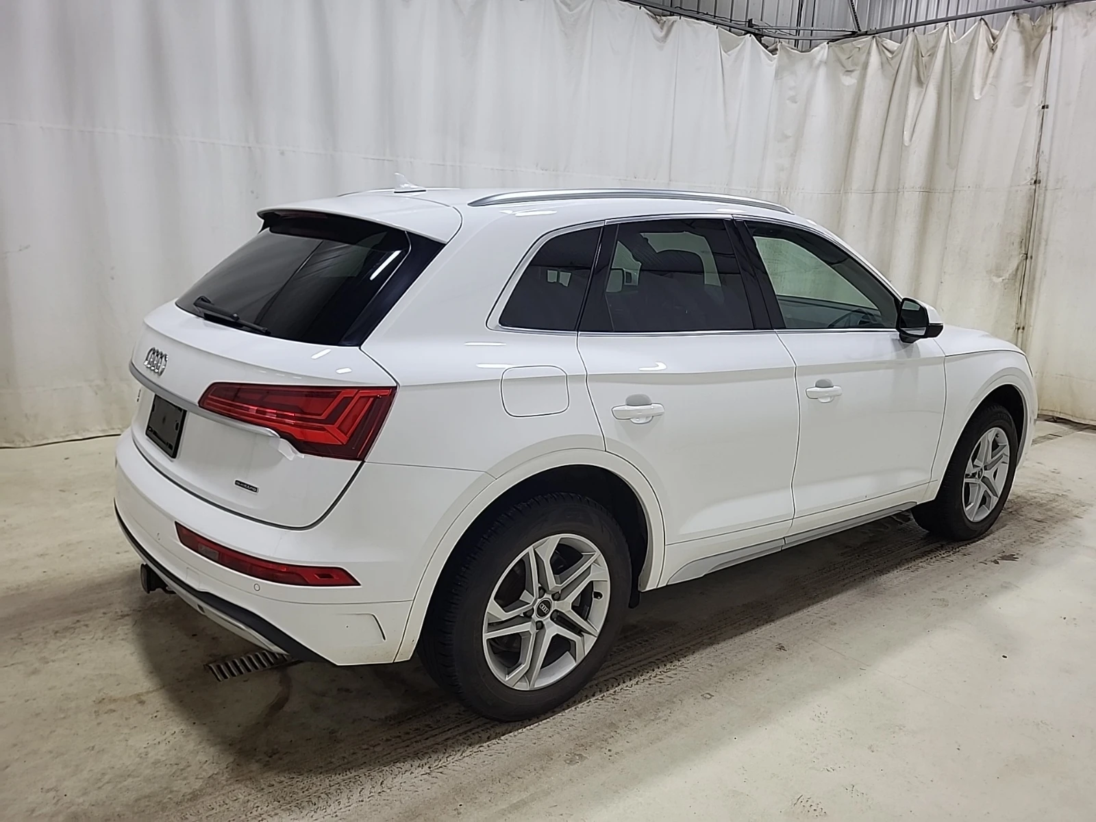 Audi Q5 KOMFORT* QUATTRO* B&OLUFSEN АвтоКредит(ЦЕНА ДО БГ) - изображение 3