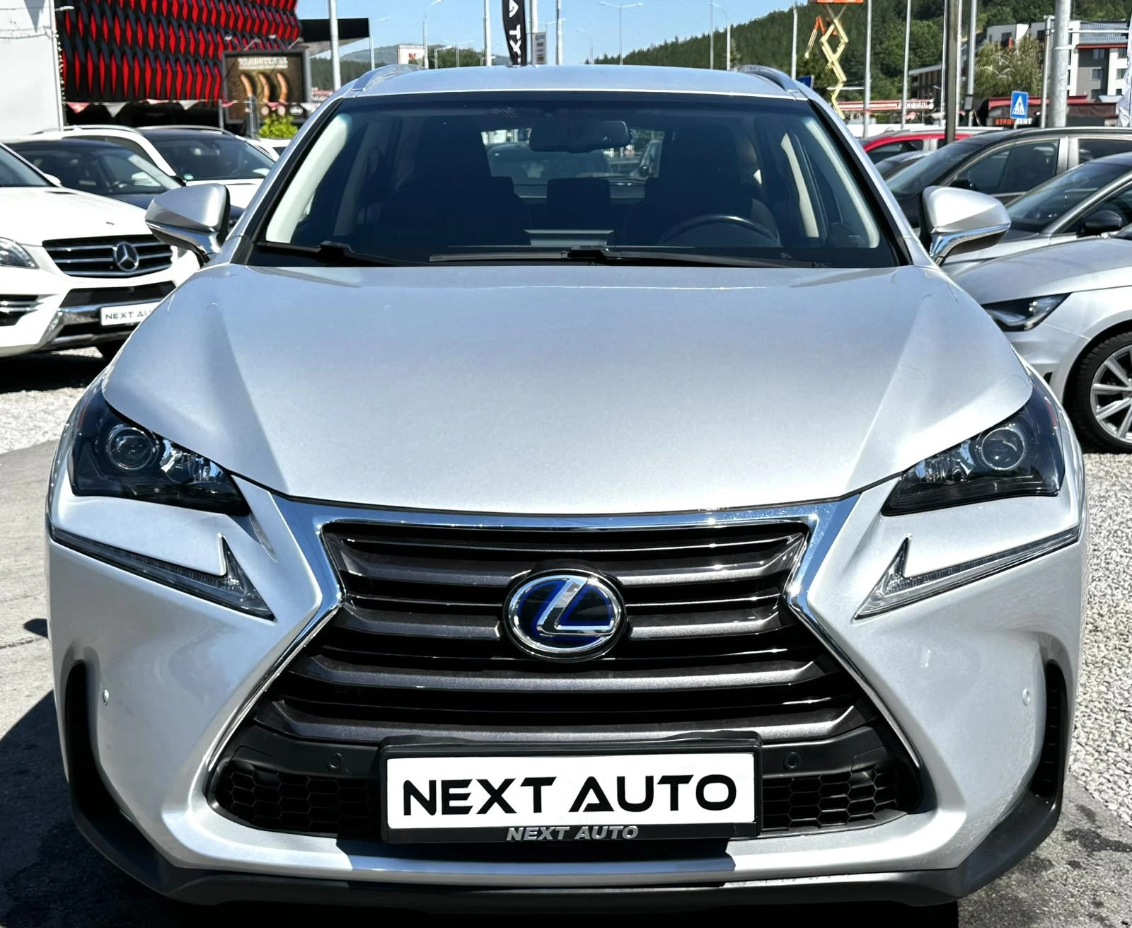 Lexus NX 300h 2.5HYBRID 197HP 4Х4 EURO6B - изображение 2