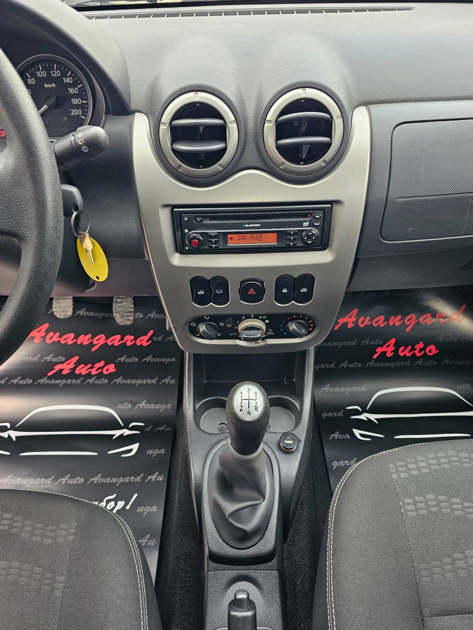 Dacia Sandero Stepwey, 1.6i, 87к.с., снимка 11 - Автомобили и джипове - 53625146