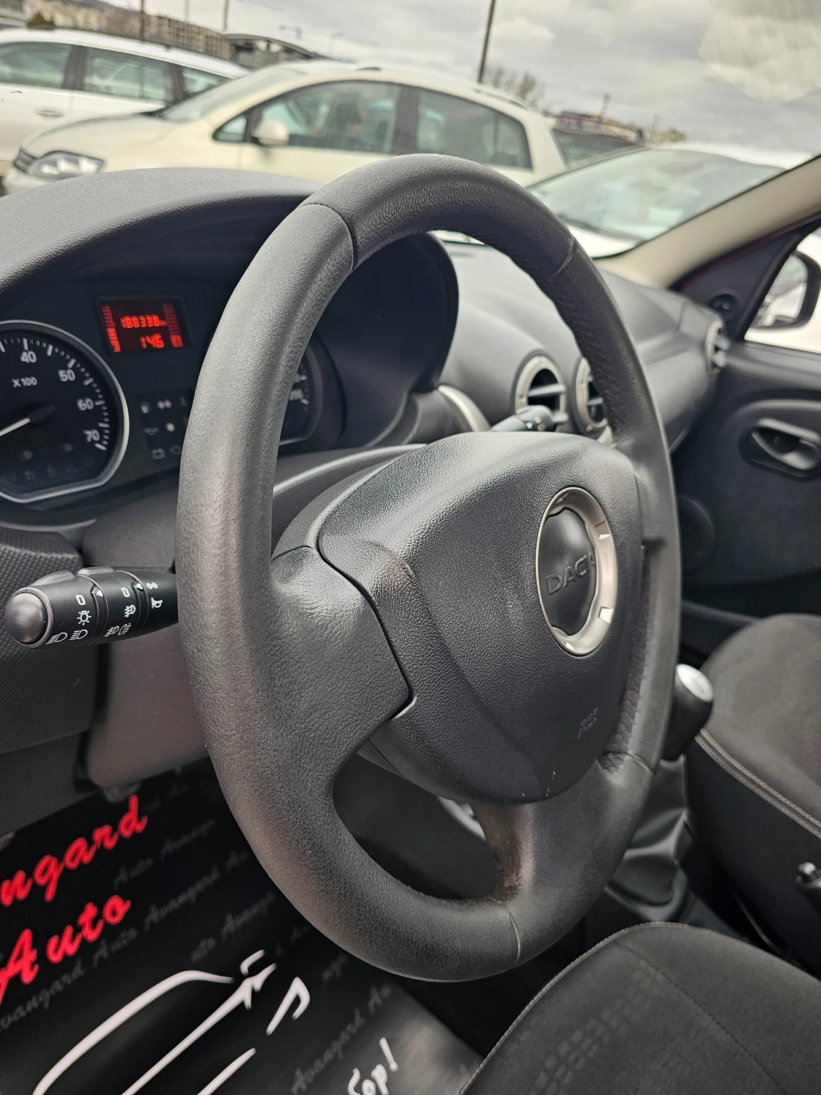 Dacia Sandero Stepwey, 1.6i, 87к.с., снимка 12 - Автомобили и джипове - 53625146