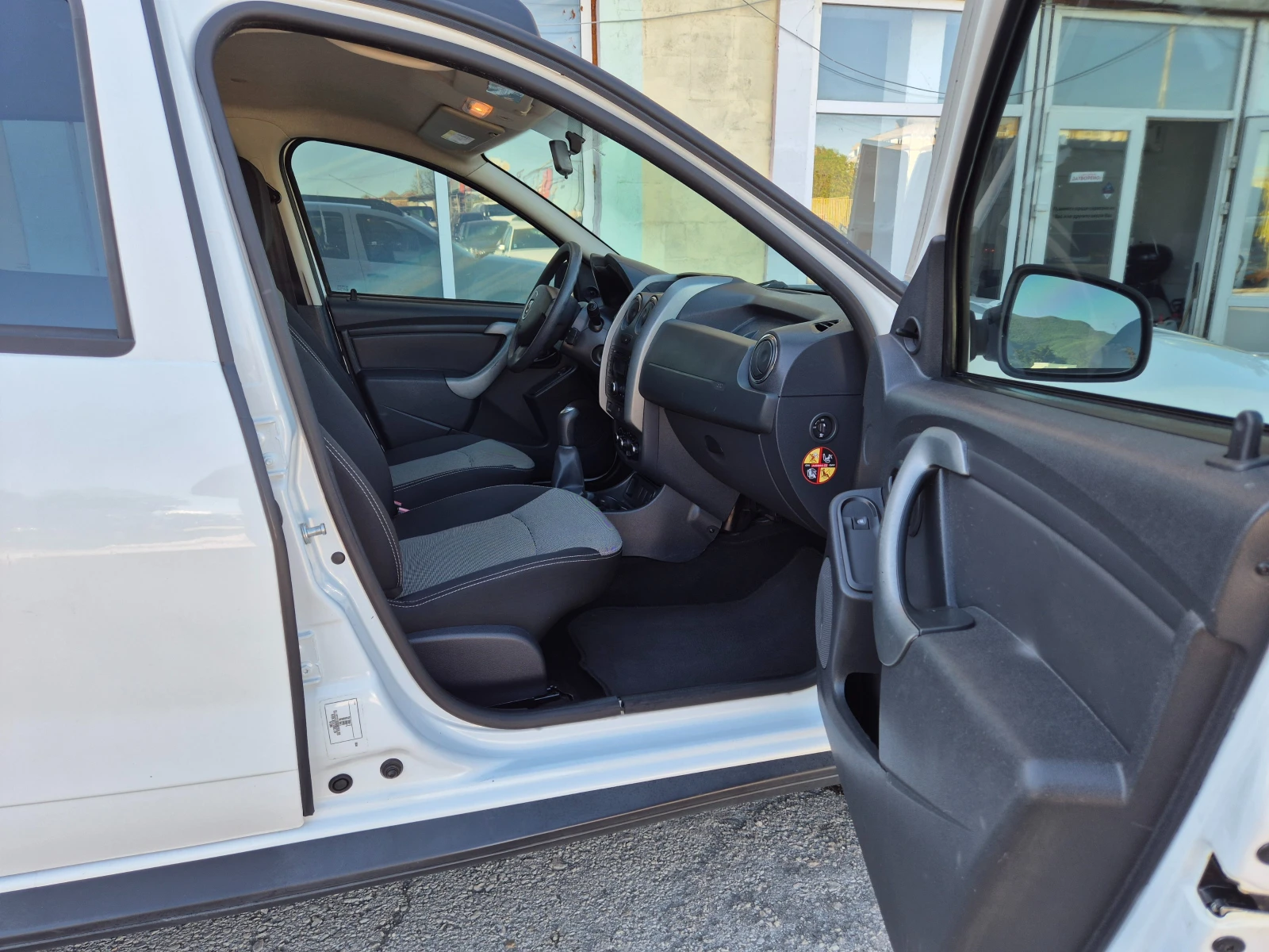 Dacia Duster 1.6I ГАЗ ITALY TOP, снимка 11 - Автомобили и джипове - 54556031