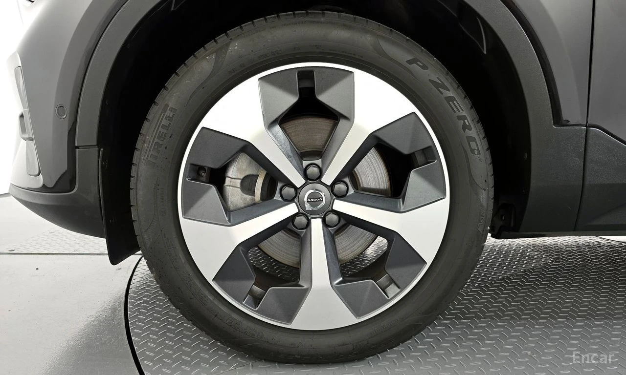 Volvo XC40 ULTIMATE* BRIGHT* 360КАМЕРА* LANE* ASSIST* ПАНОРАМ, снимка 5 - Автомобили и джипове - 54884343