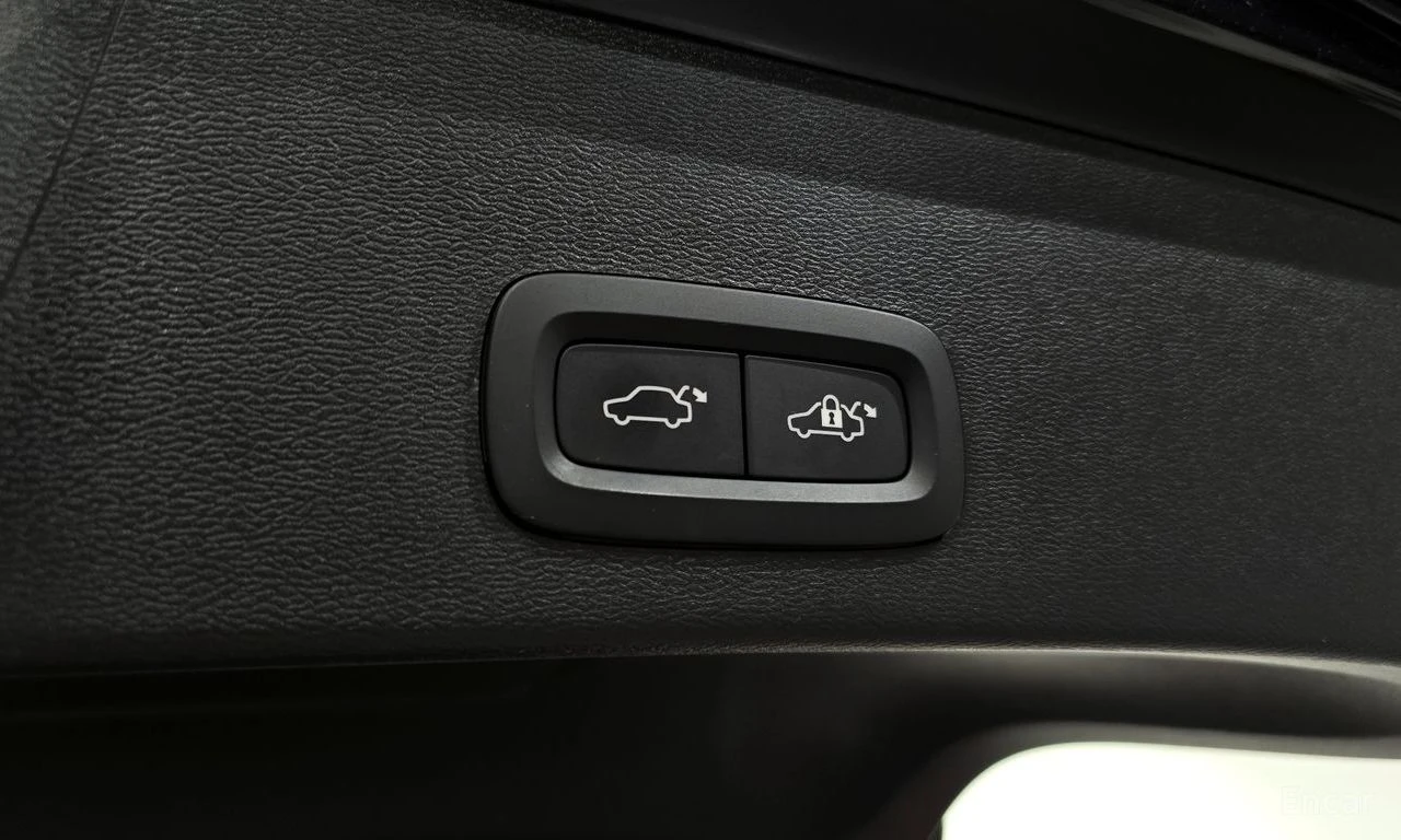 Volvo XC40 ULTIMATE* BRIGHT* 360КАМЕРА* LANE* ASSIST* ПАНОРАМ, снимка 16 - Автомобили и джипове - 54884343