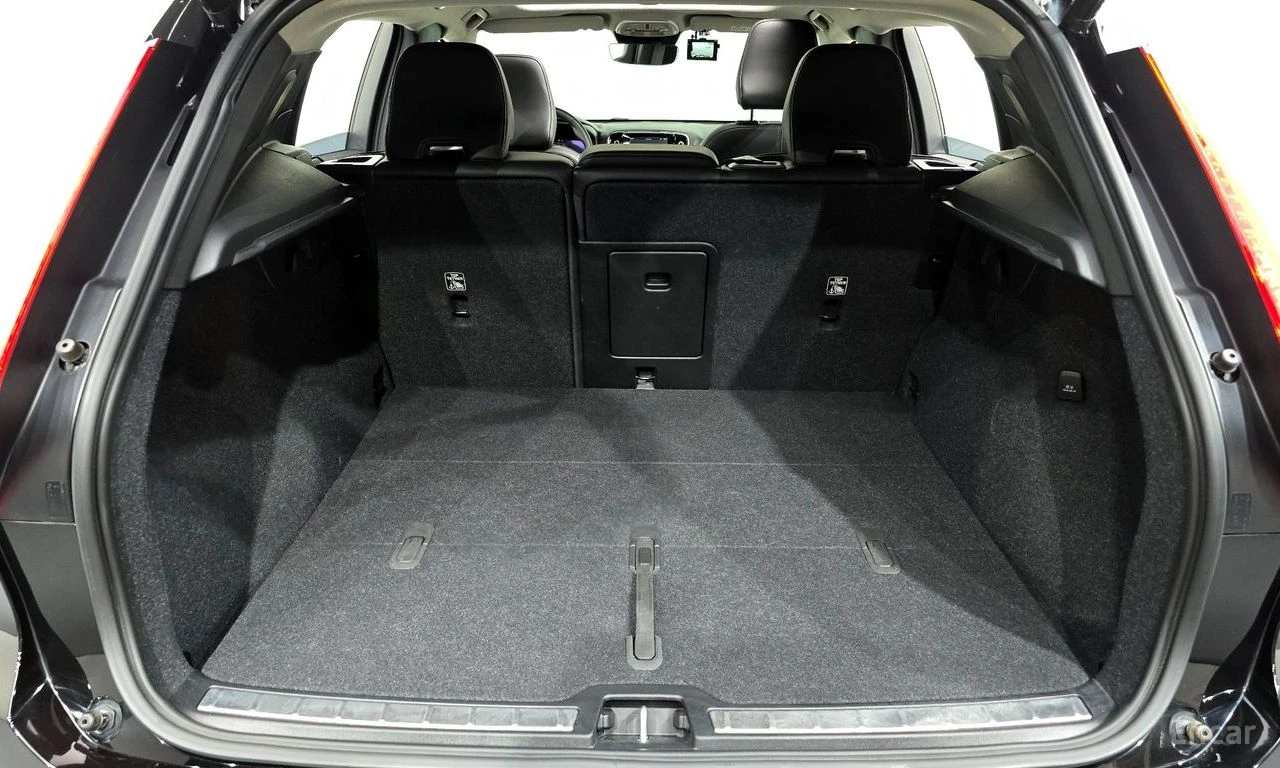 Volvo XC40 ULTIMATE* BRIGHT* 360КАМЕРА* LANE* ASSIST* ПАНОРАМ, снимка 15 - Автомобили и джипове - 54884343