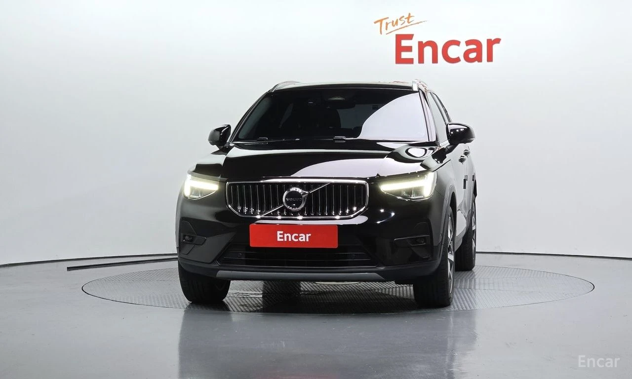 Volvo XC40 ULTIMATE* BRIGHT* 360КАМЕРА* LANE* ASSIST* ПАНОРАМ, снимка 3 - Автомобили и джипове - 54884343
