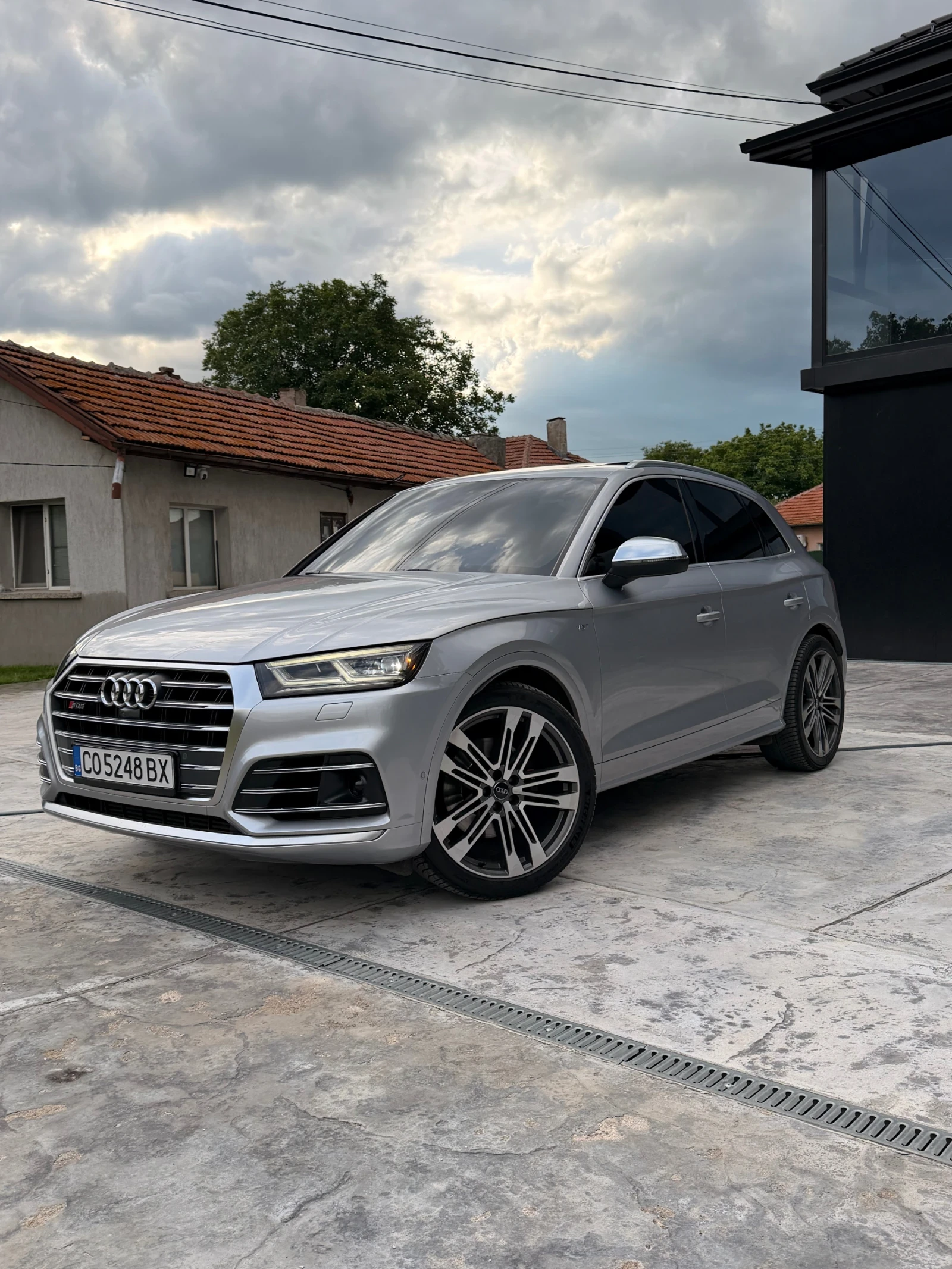 Audi SQ5 3.0 TFSI B&O* KEYLESS* DIS* PANO* FULLMAX, снимка 2 - Автомобили и джипове - 54886352