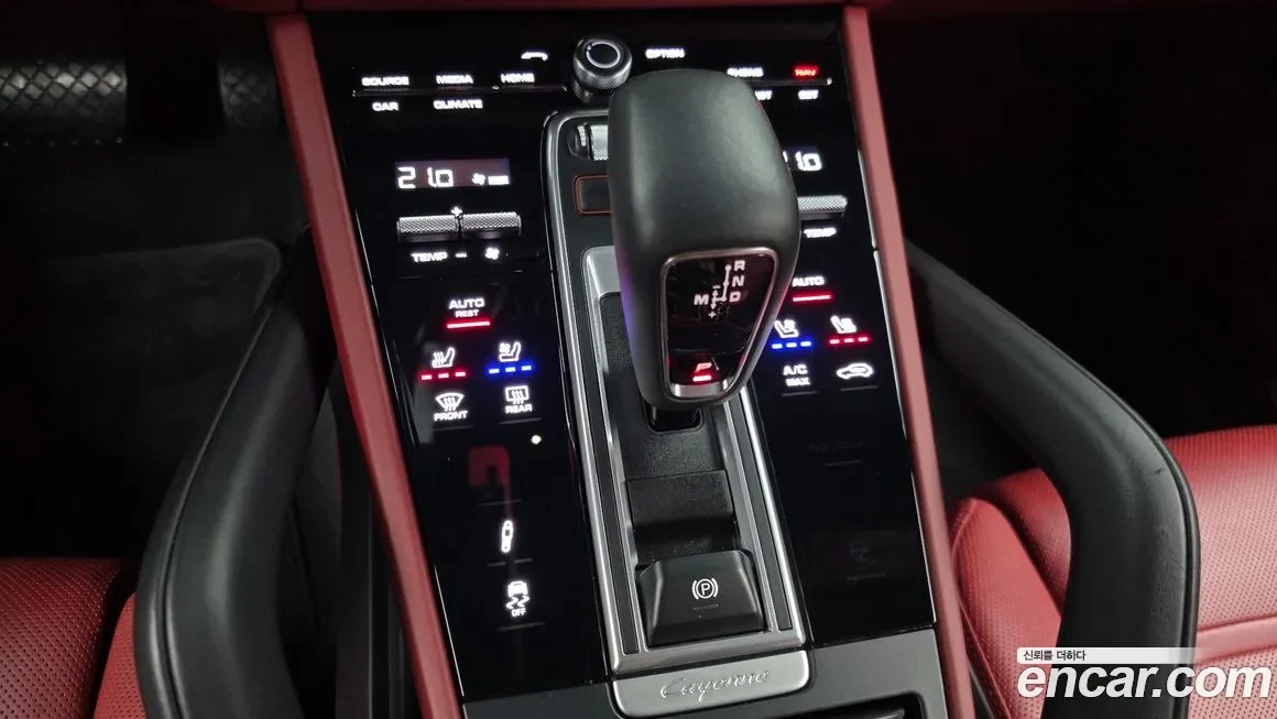 Porsche Cayenne 3.0L| MATRIX| DISTRONIC| BOSE| ADAPTIVE AIR SUSP| , снимка 10 - Автомобили и джипове - 55061638
