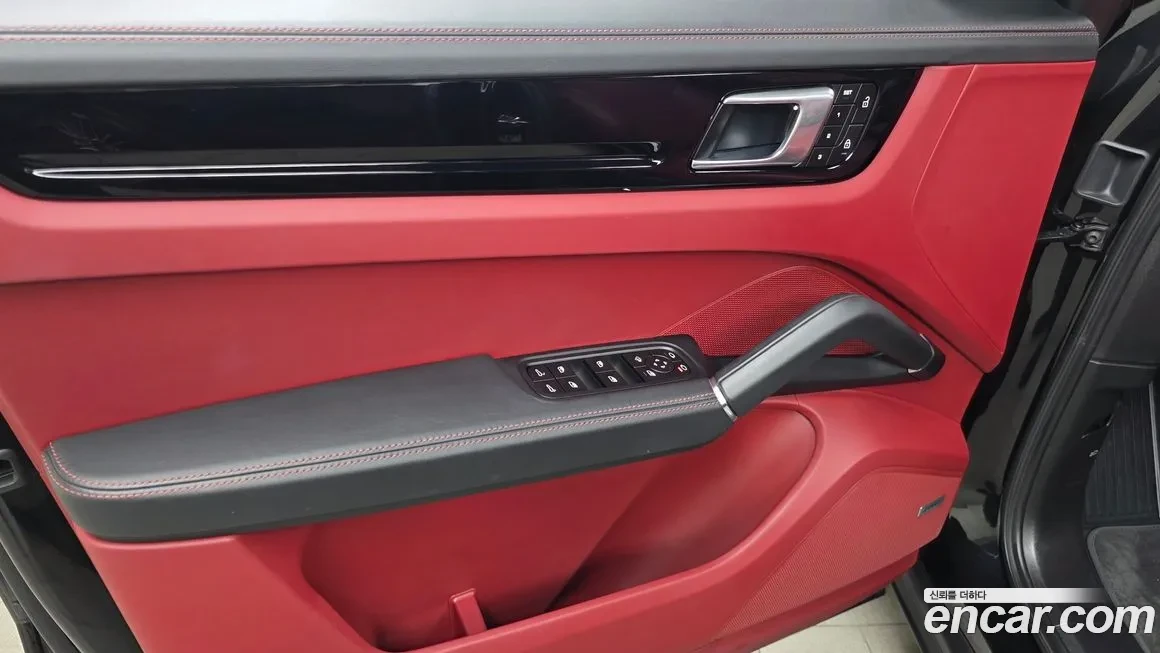 Porsche Cayenne 3.0L| MATRIX| DISTRONIC| BOSE| ADAPTIVE AIR SUSP| , снимка 6 - Автомобили и джипове - 55061638