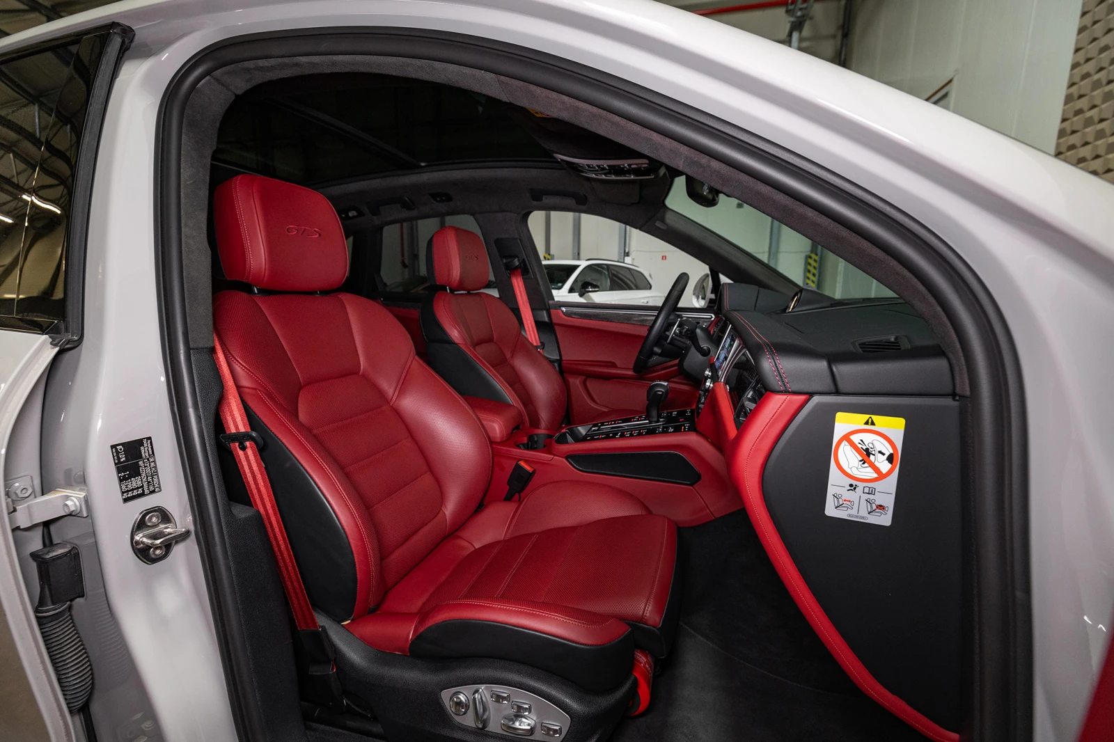 Porsche Macan GTS | 360 | Burmester | Панорама | Гаранция, снимка 7 - Автомобили и джипове - 55637644
