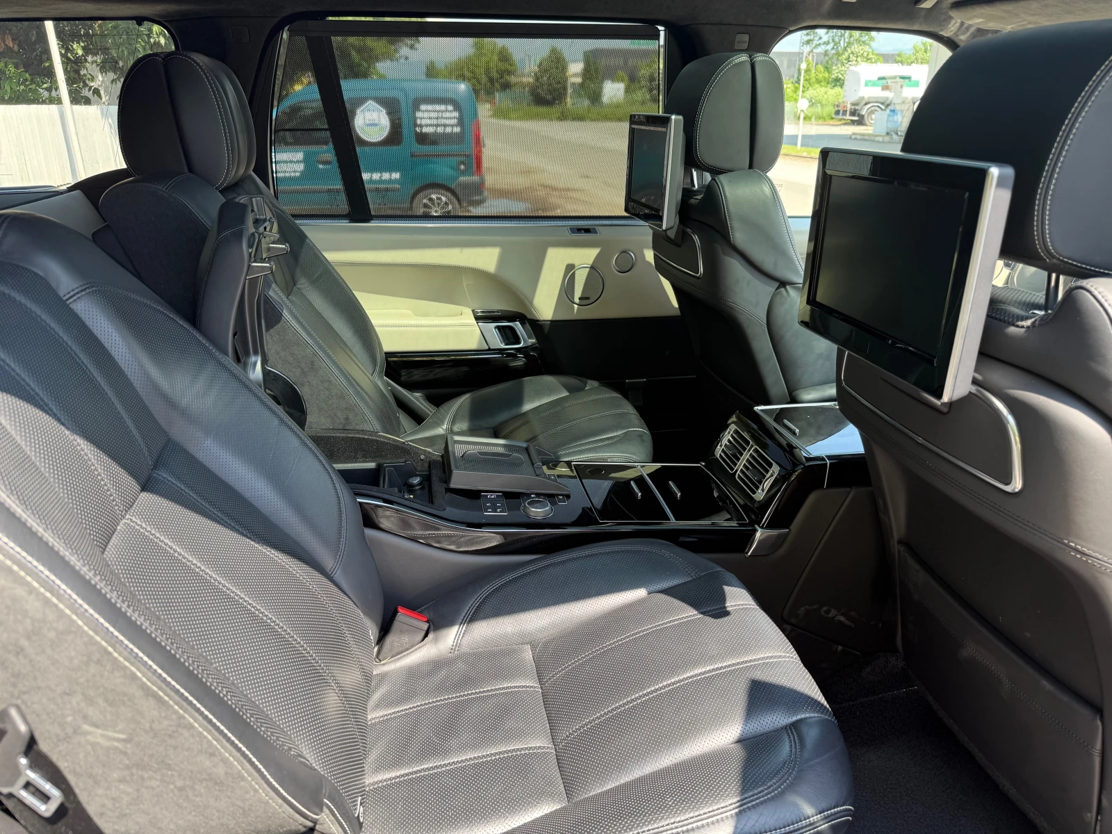 Land Rover Range rover LWB 4.4 SDV8 Autobiography | 2017 г. | 150 000 км , снимка 14 - Автомобили и джипове - 55691214