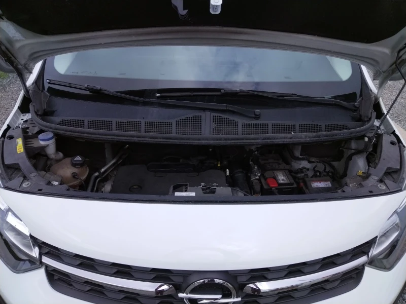 Opel Vivaro 6 скорости, темпомат, нисък пробег, камера, , снимка 15 - Бусове и автобуси - 49743045