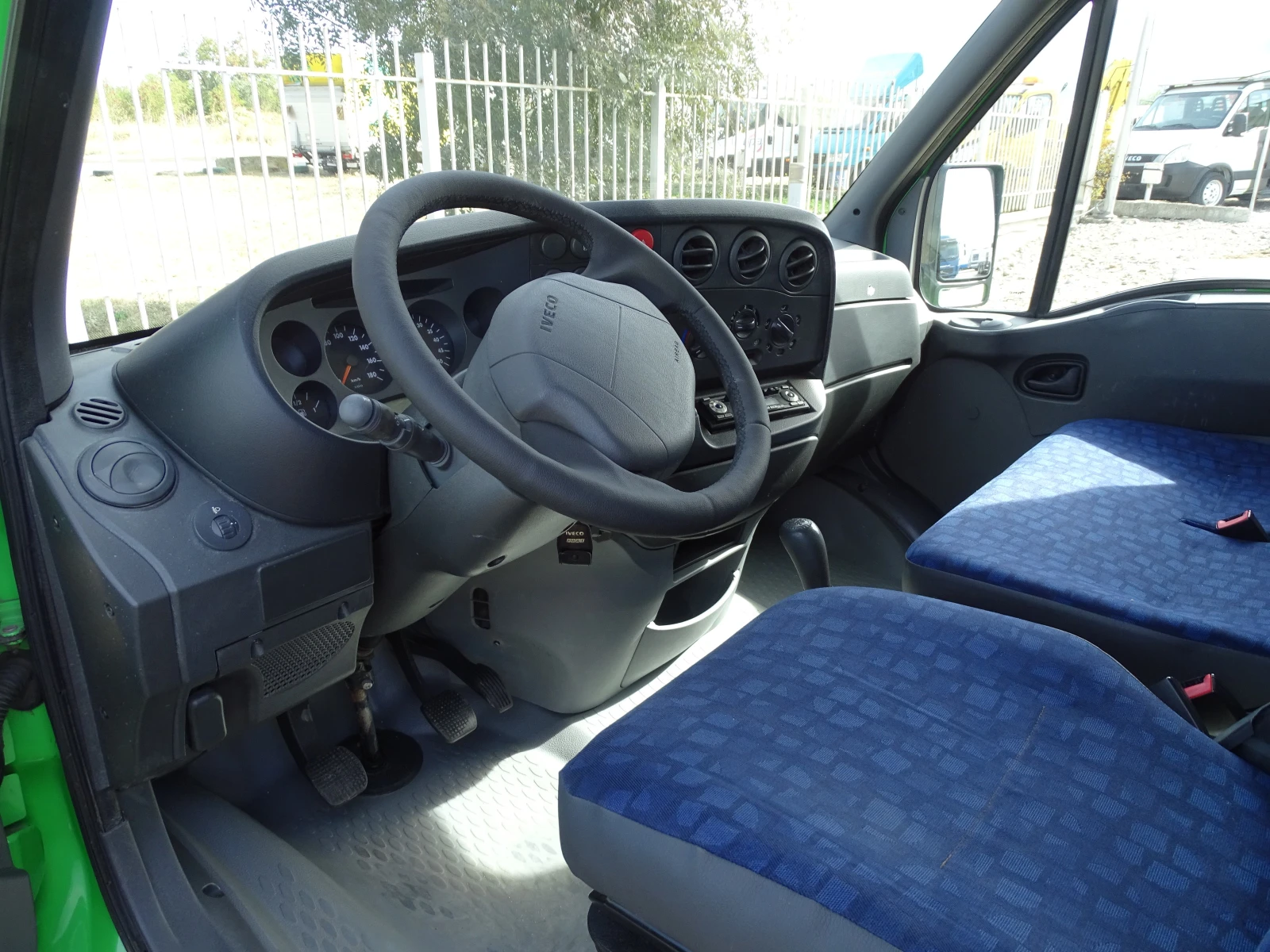 Iveco Daily 35C12  * * * КРАН 1100 кг * * * 7 места  , снимка 11 - Бусове и автобуси - 56327720