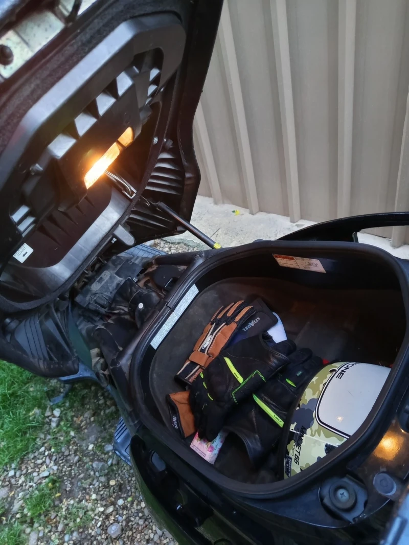 Suzuki Burgman 650 Executive ABS, снимка 8 - Мотоциклети и мототехника - 53359186