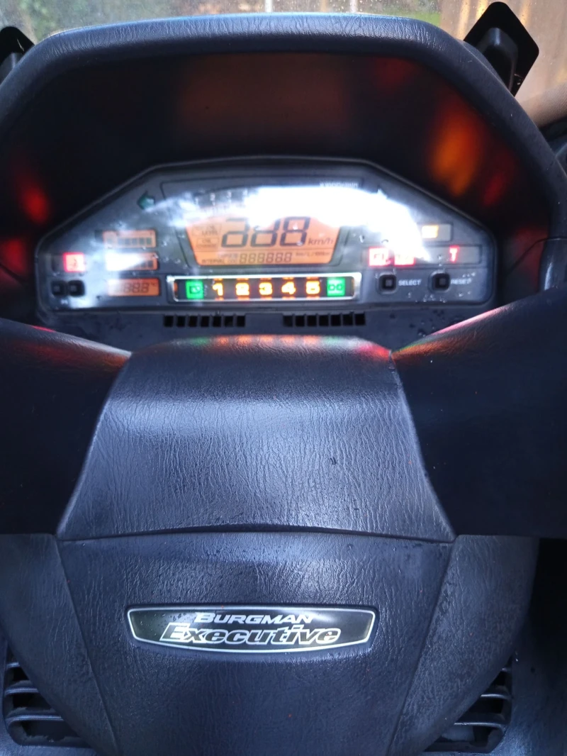 Suzuki Burgman 650 Executive ABS, снимка 11 - Мотоциклети и мототехника - 53359186